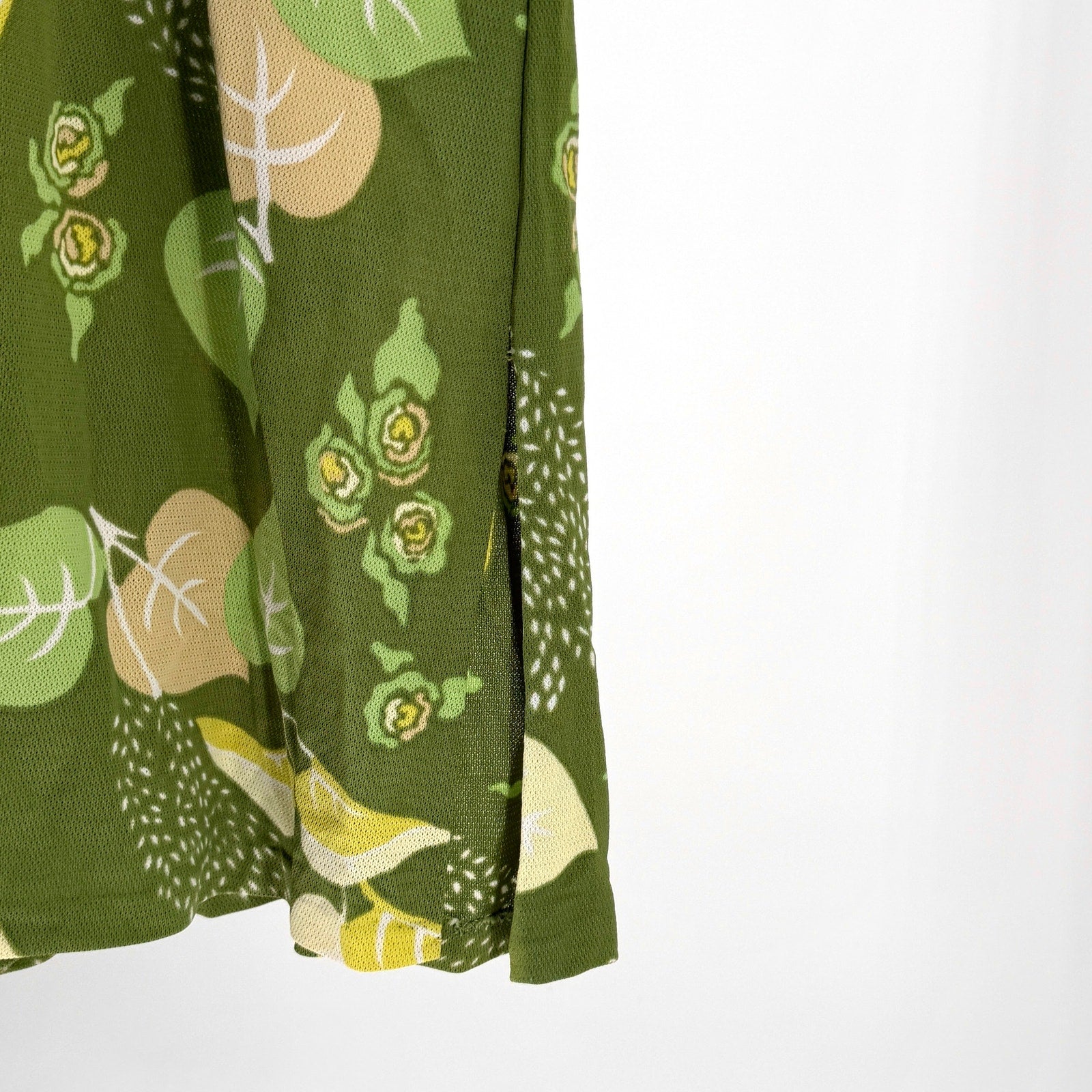 Vintage 70s Handmade Green Funky Leaf Print V-Neck Patio Midi Dress