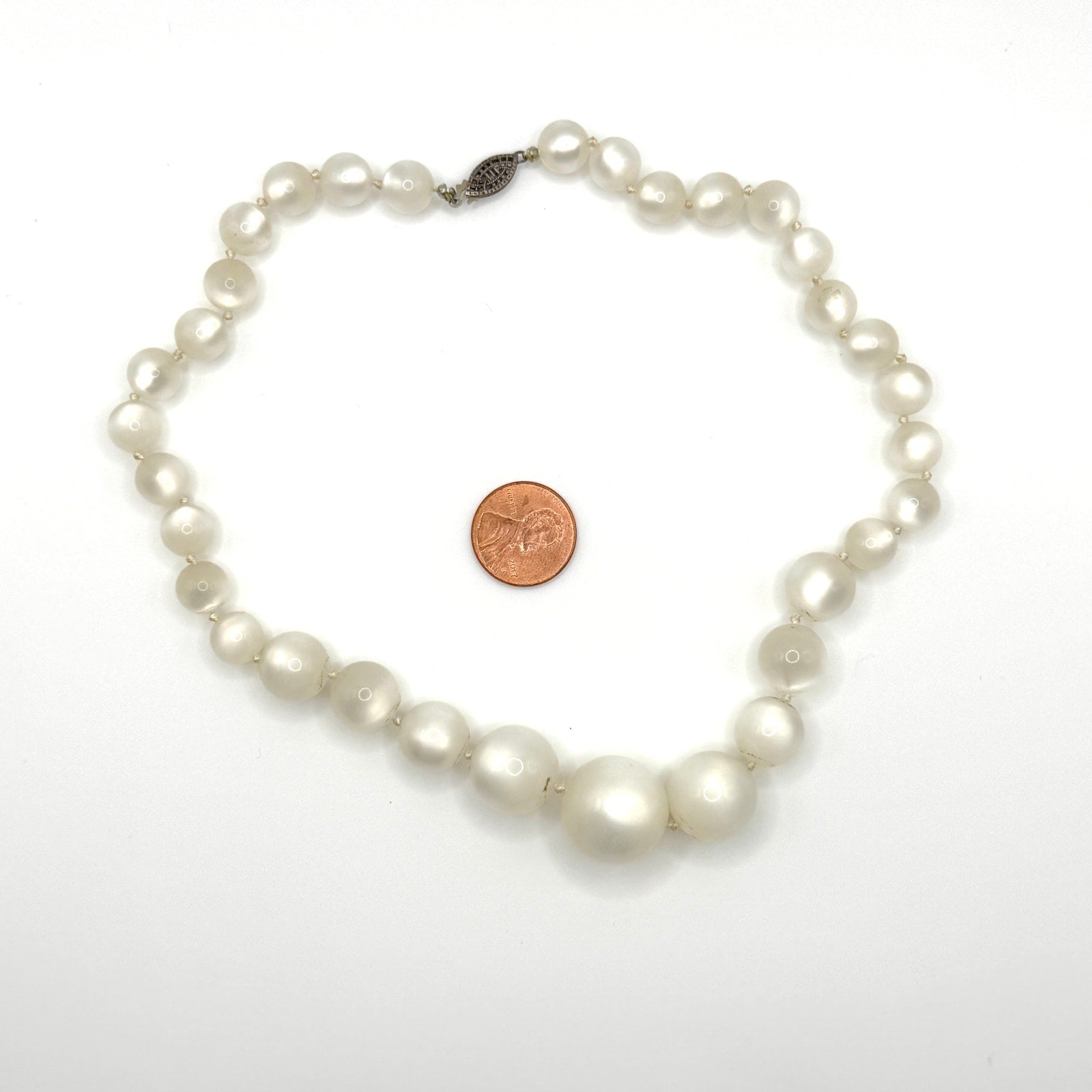 Vintage 50s Off White Graduated Plastic Bead Hand Knotted Choker Necklace