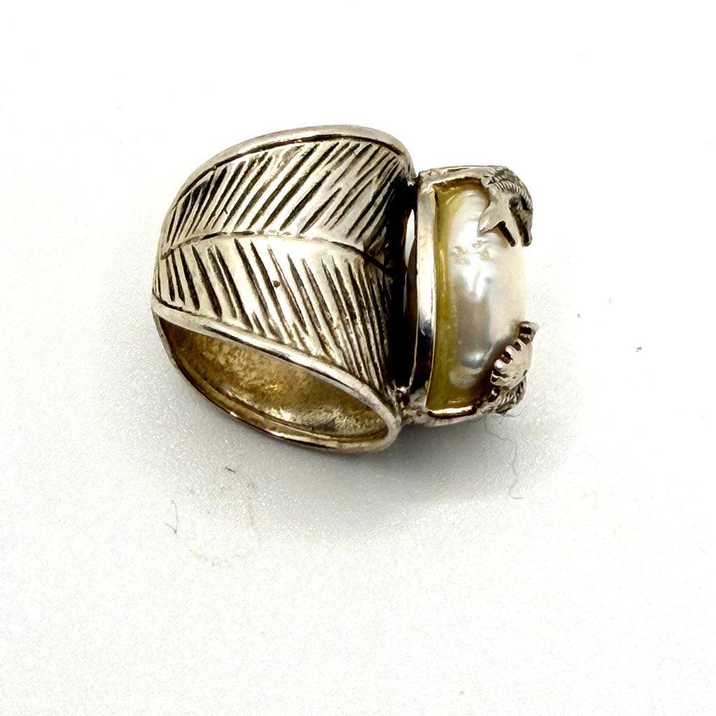 Vintage 90s Signed Collins Fine Jewelry Sterling Mabe Pearl Dolphin Ring