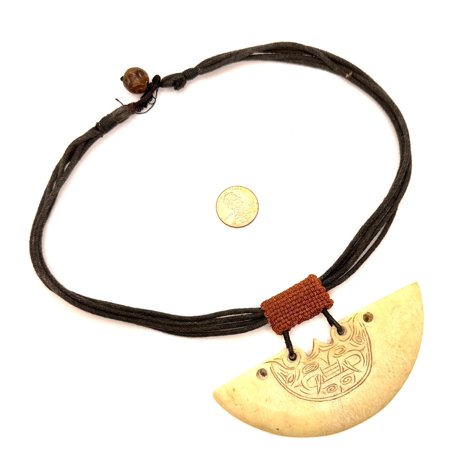 Vintage 90s Chinese Carved Stone Taotie Huang Half Moon Pendant Necklace
