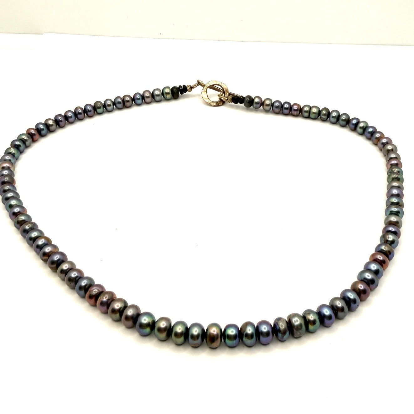 Vintage 90s Peacock Black Freshwater Pearl Hand Knotted Toggle Necklace