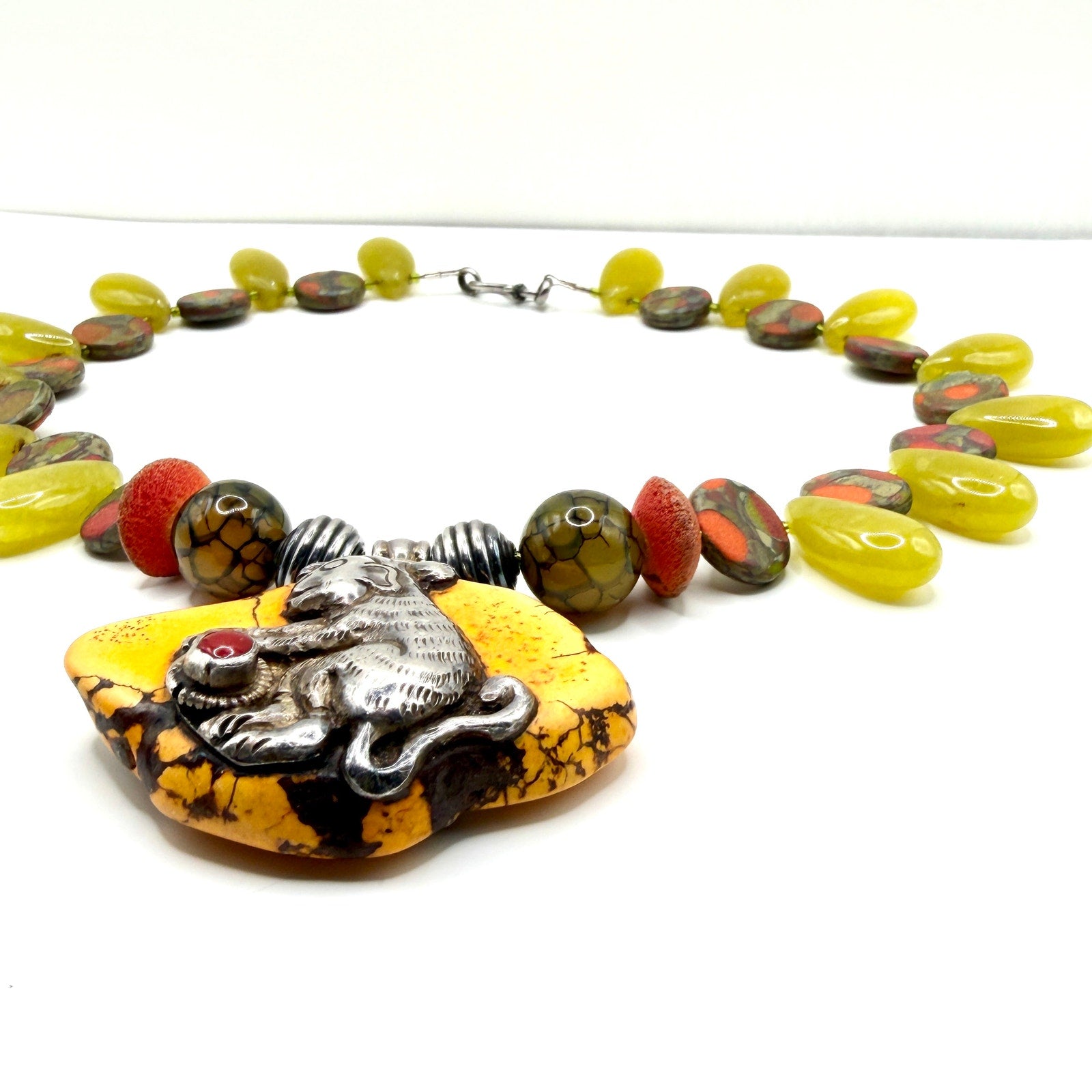 Vintage Tibetan Yellow Jasper Monkey Dragon Vein Agate Pendant Necklace