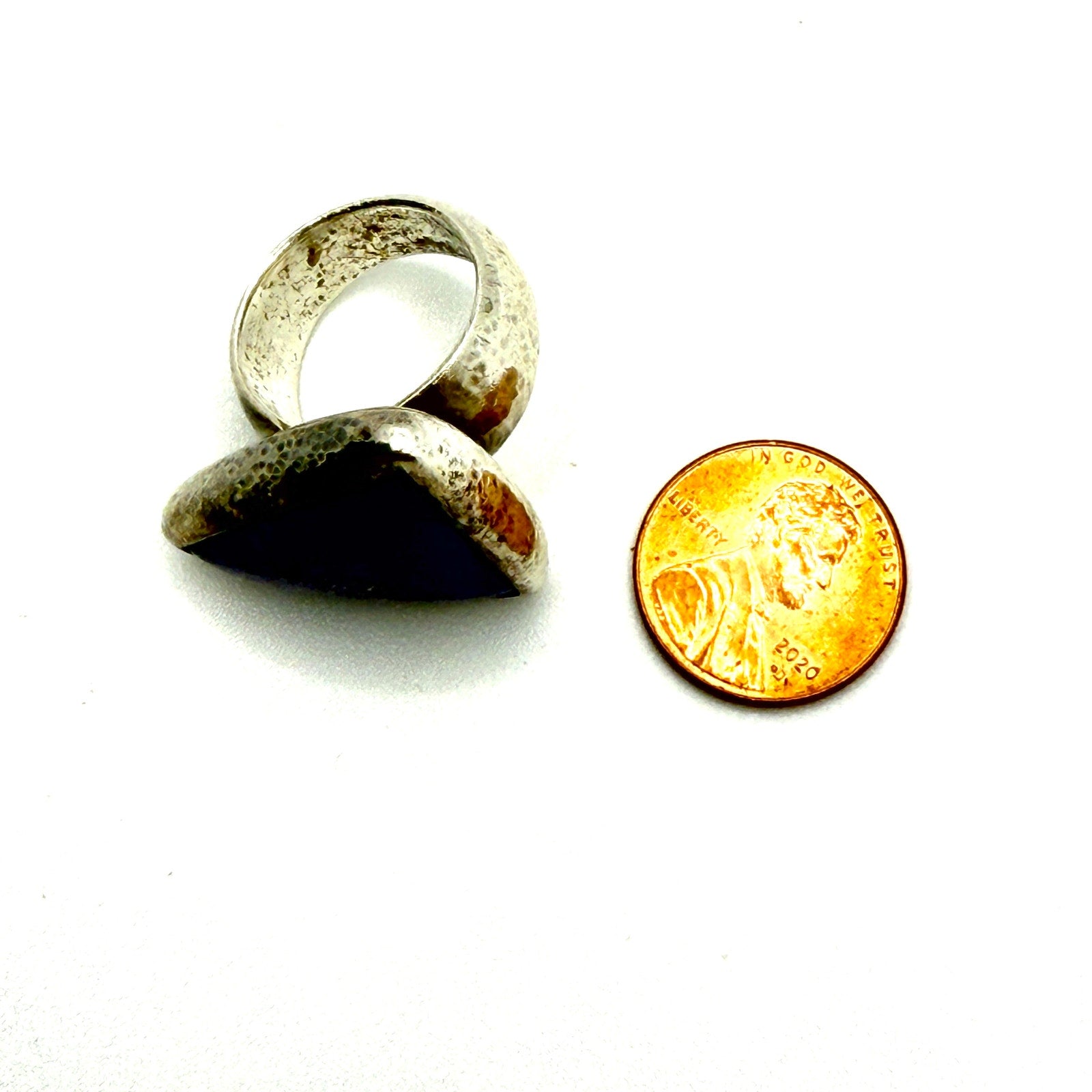 Vintage 90s Blue Lapis Lazuli Sterling Silver Hammered Triangle Ring