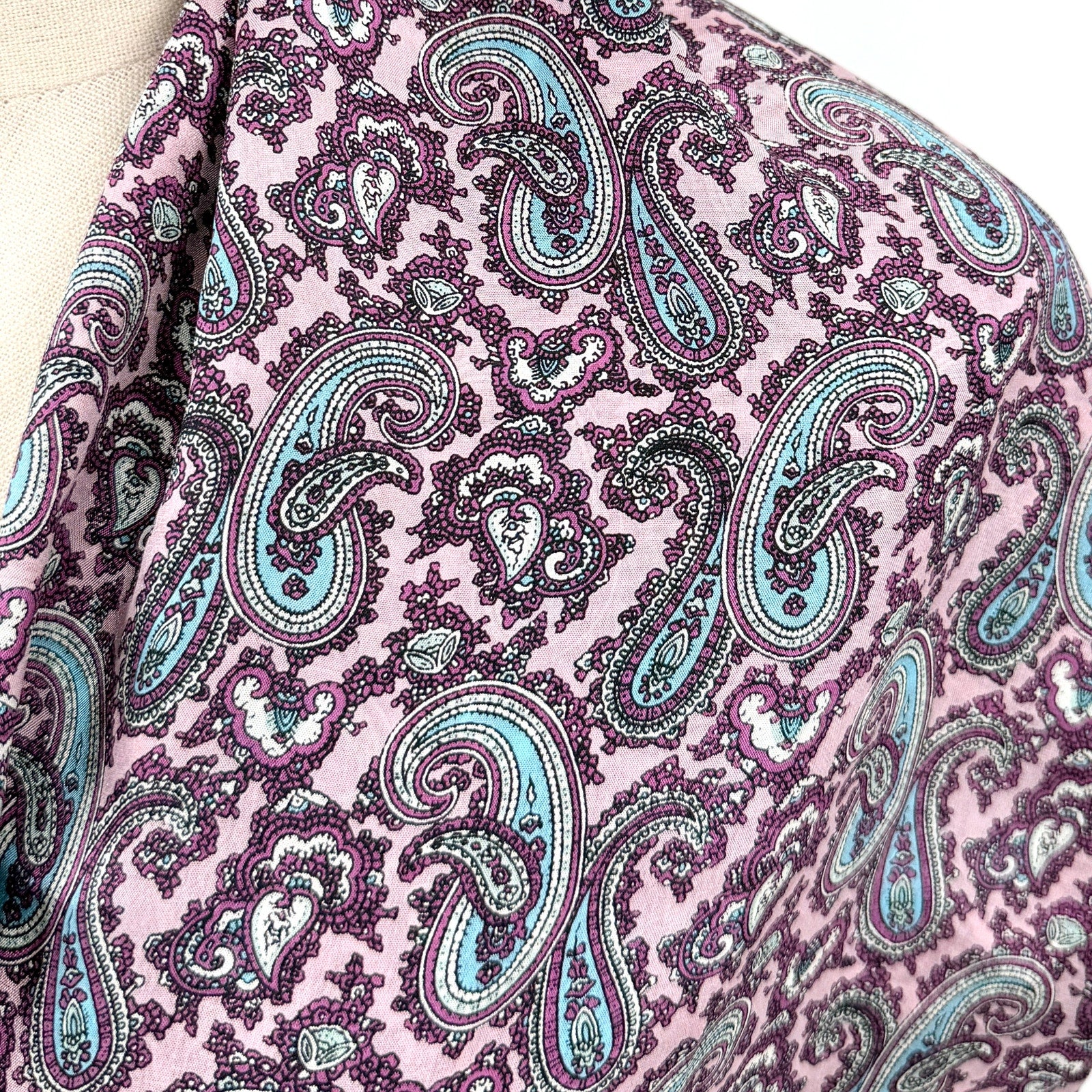 Vintage 80s Oscar de la Renta Purple 100% Silk Paisley Fringe Scarf