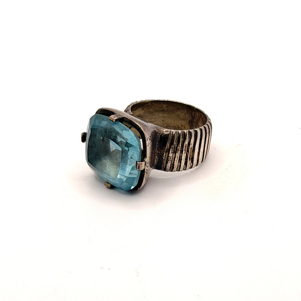 Vintage 70s Blue Topaz Sterling Silver Polish Modernist Hallmarked Ribbed Ring