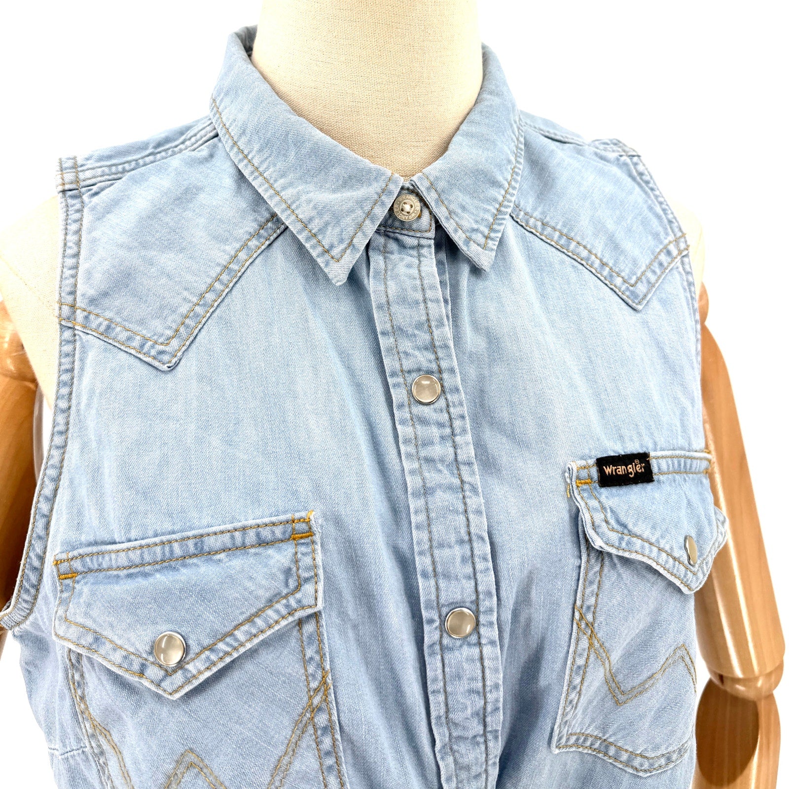 Wrangler Light Blue 100% Cotton Pearl Snap Sleeveless Tie Front Top