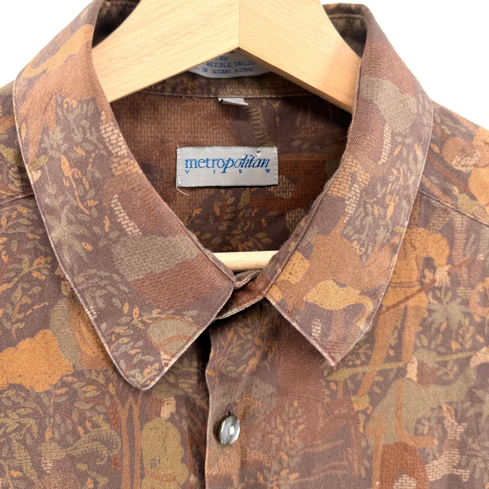 Vintage 90s Metropolitan View Brown 100% Cotton Medieval Pastoral Print Shirt