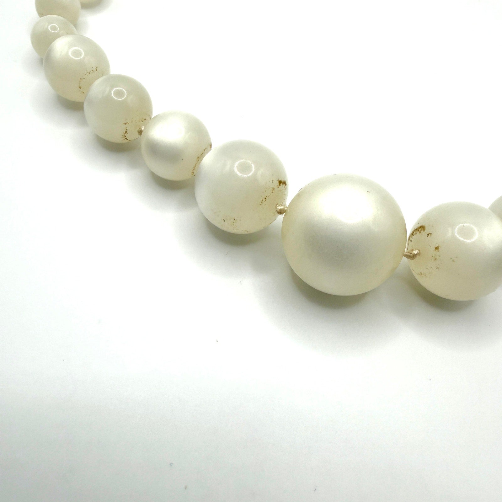 Vintage 50s Off White Graduated Plastic Bead Hand Knotted Choker Necklace