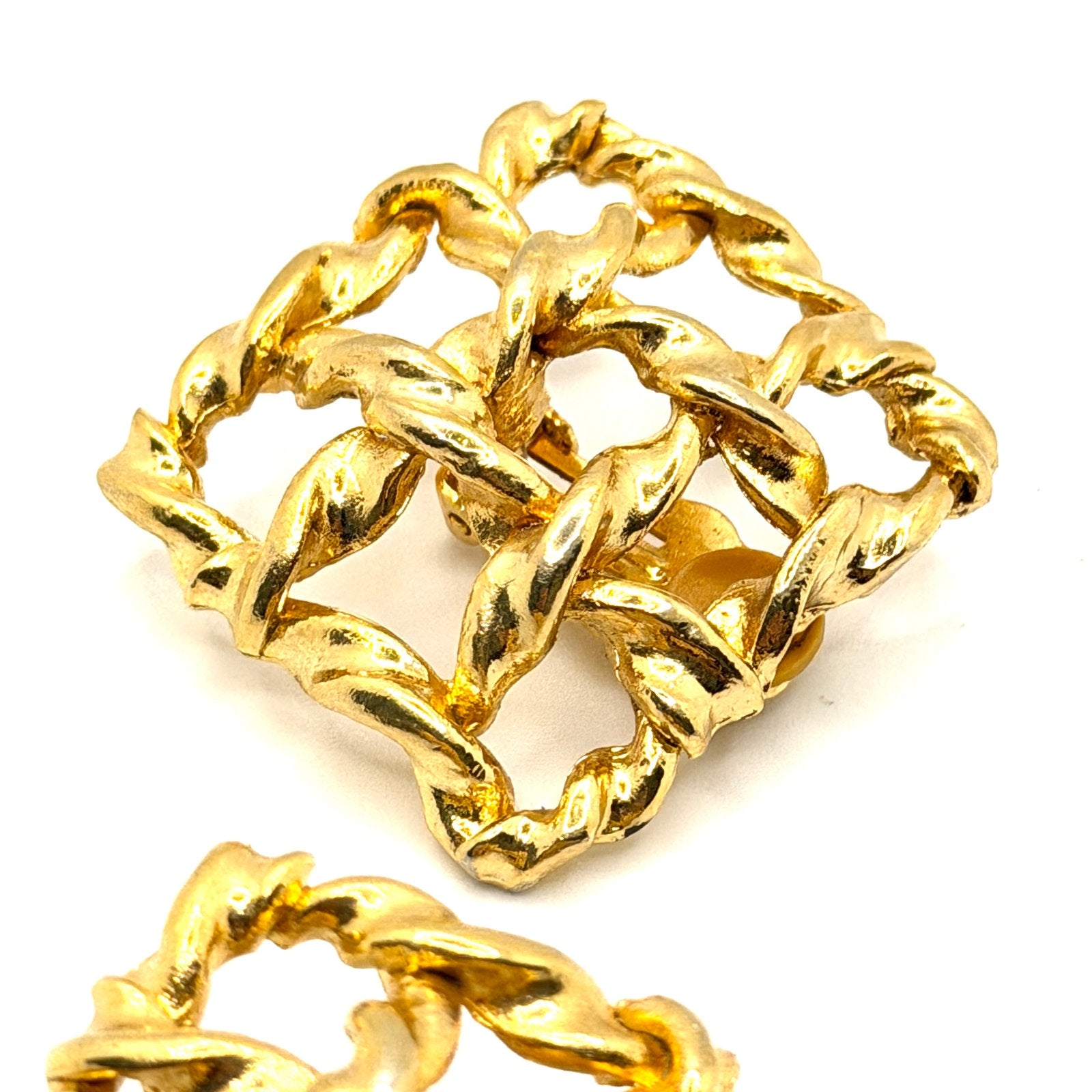 Vintage 80s Gold Tone Twisted Rope Lattice Square Grid Clip On Earrings