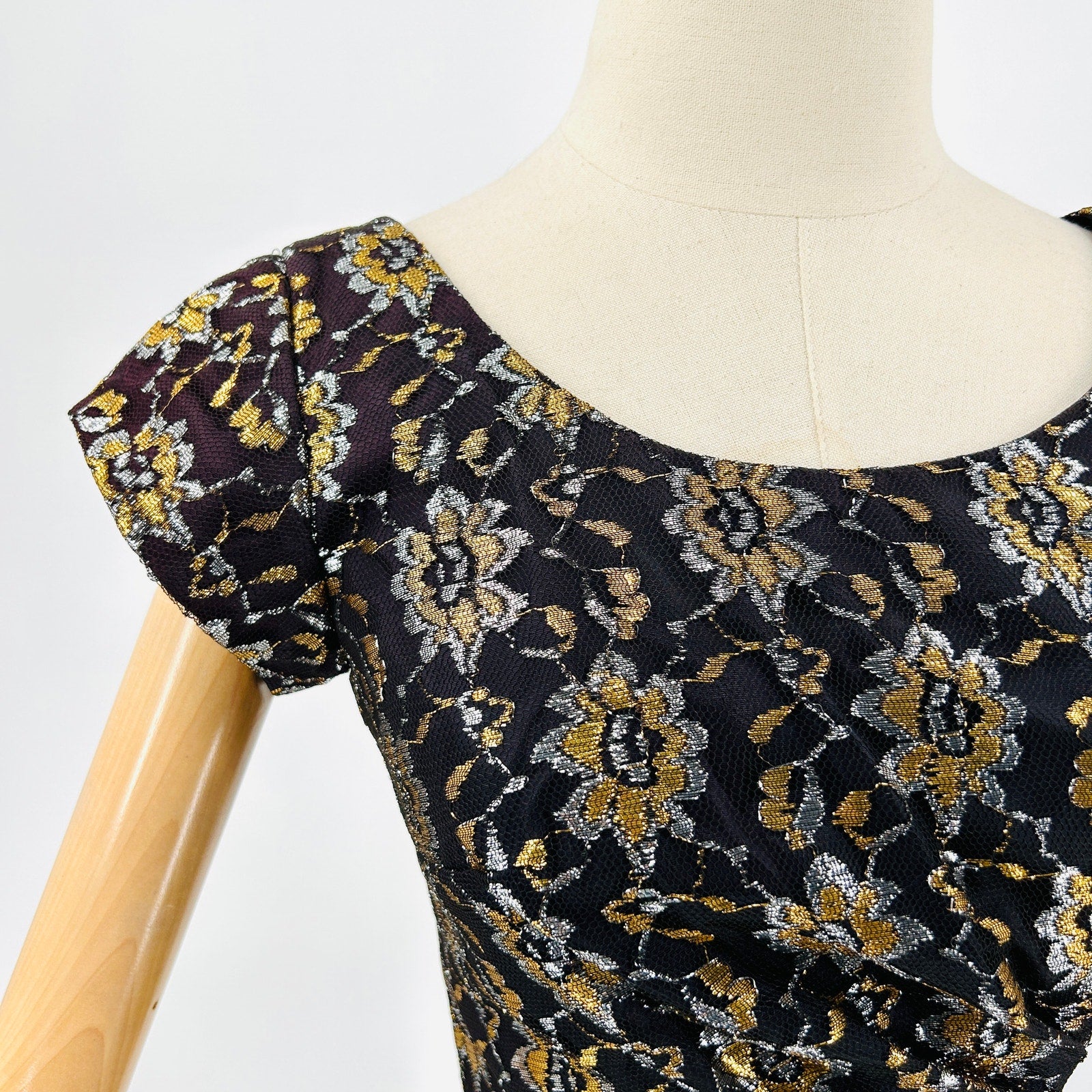 Vintage 50s/60s Black Gold Metallic Floral Lace Evening Cocktail Dress