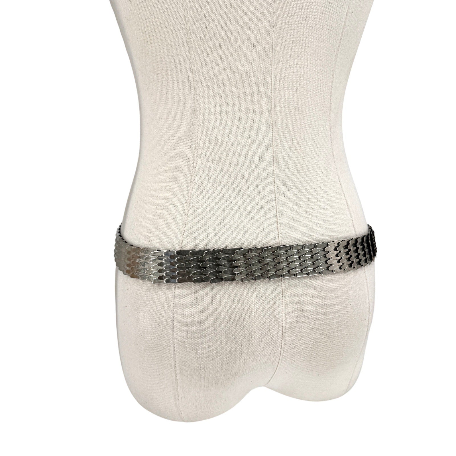 Vintage 80s Silver Fish Scale Link Stretch Belt