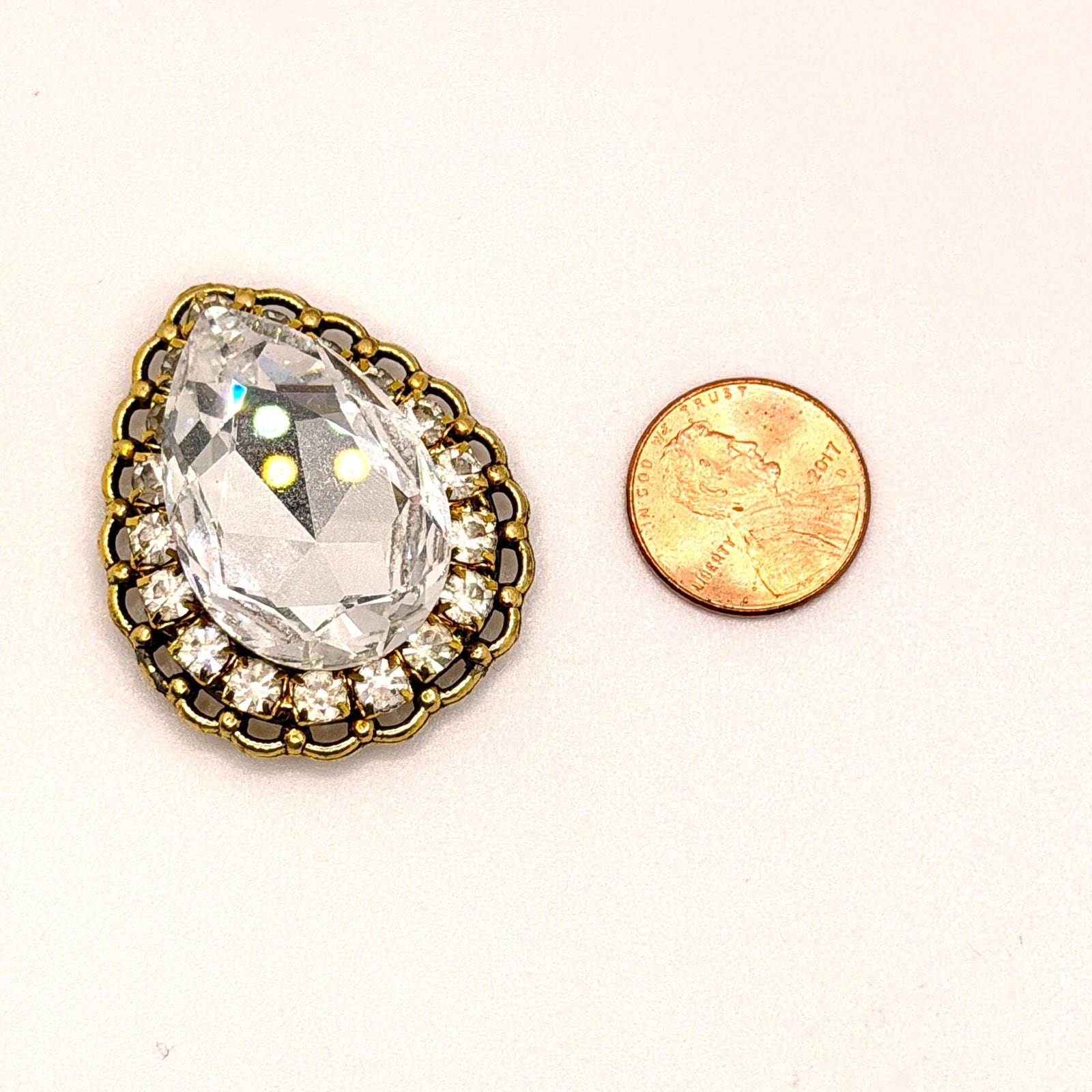 Vintage 80s Large Clear Crystal Rhinestone Magnetic Glamour Brooch
