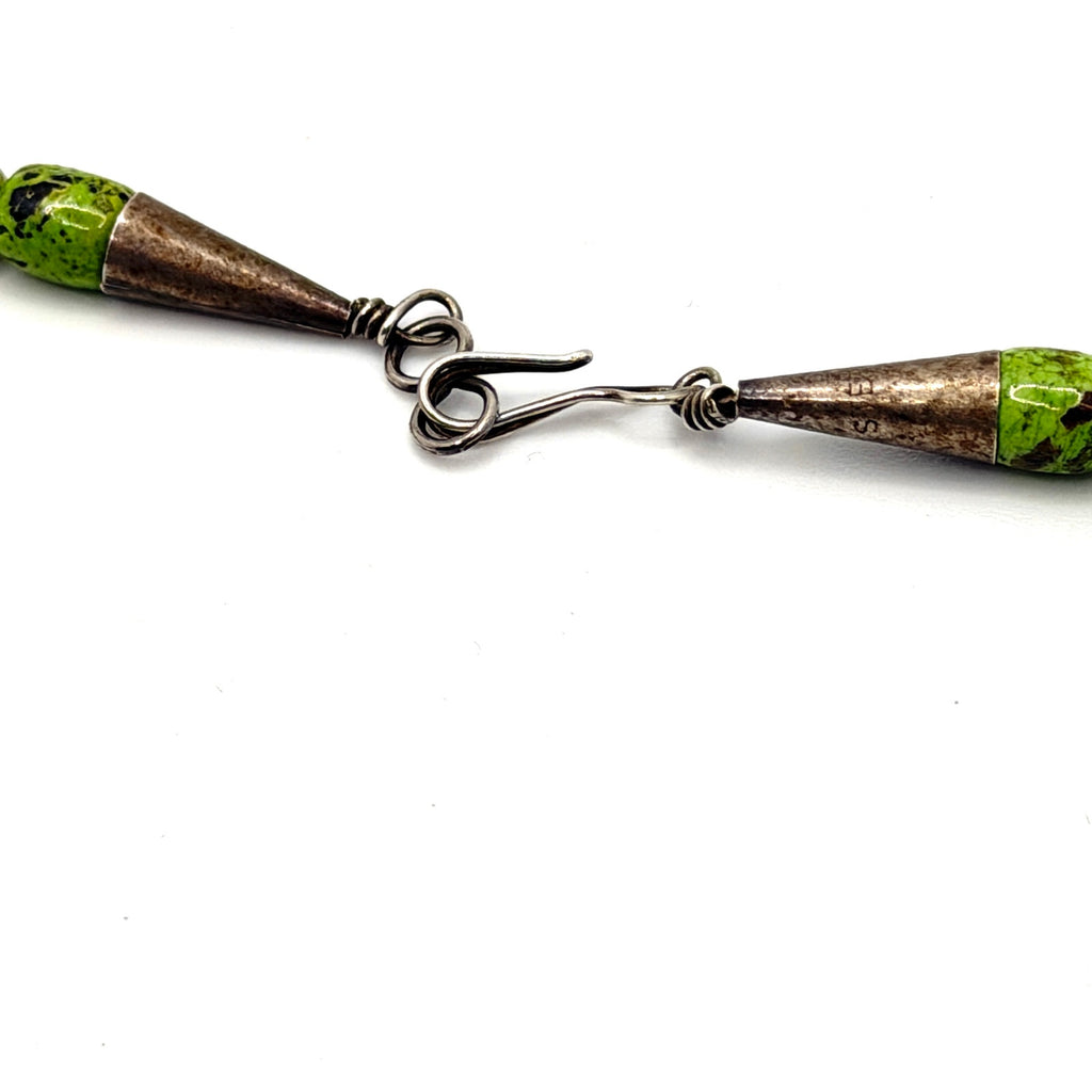 Vintage 90s Signed SE Sterling Silver Apple Green Gaspeite Barrel Necklace