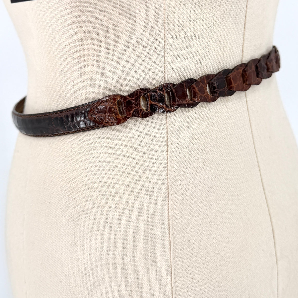Vintage Y2K Elisabeth Liz Claiborne Brown Genuine Leather Croc Embossed Belt