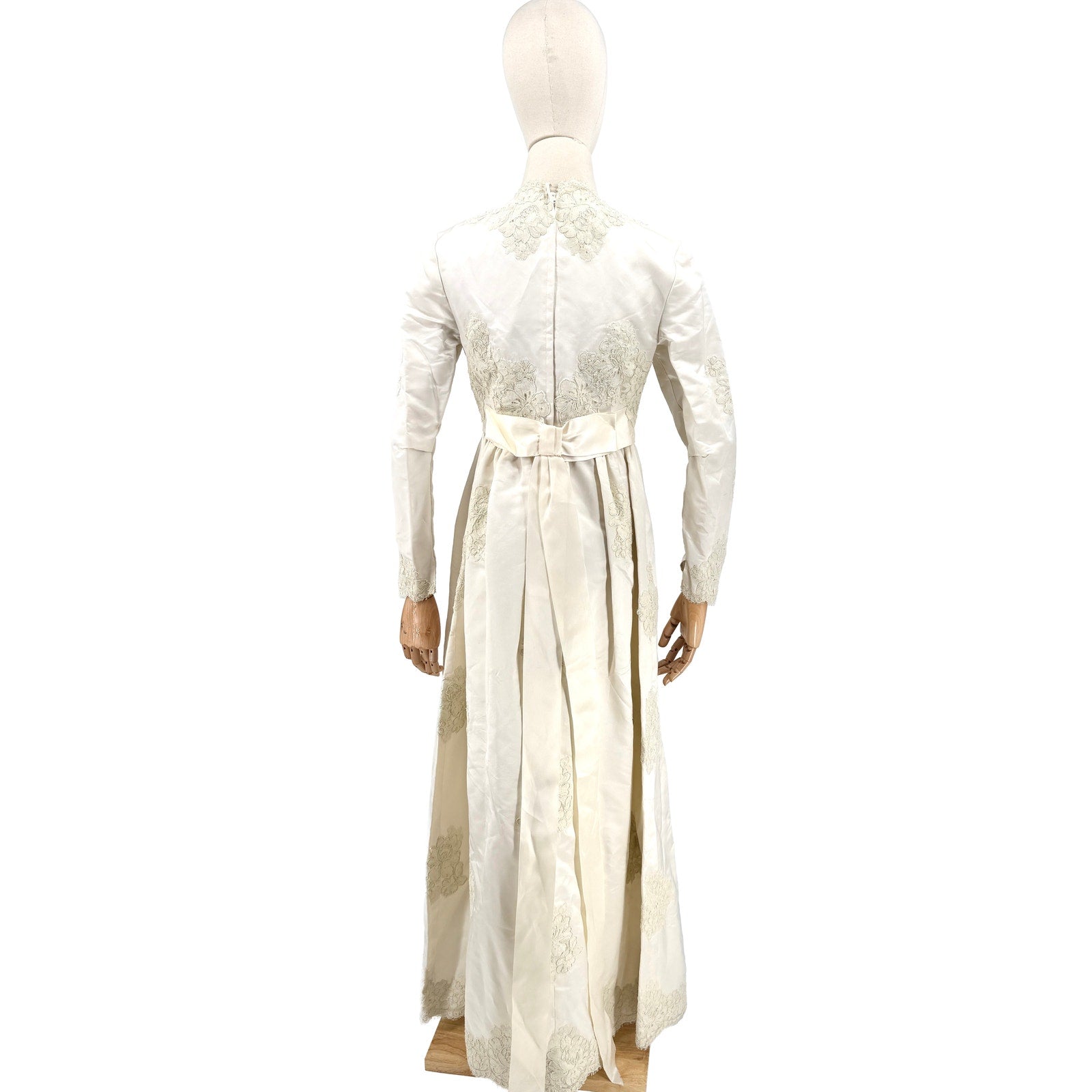 Vintage 60s I Magnin Ivory Satin Elegant Lace Long Sleeve Wedding Dress