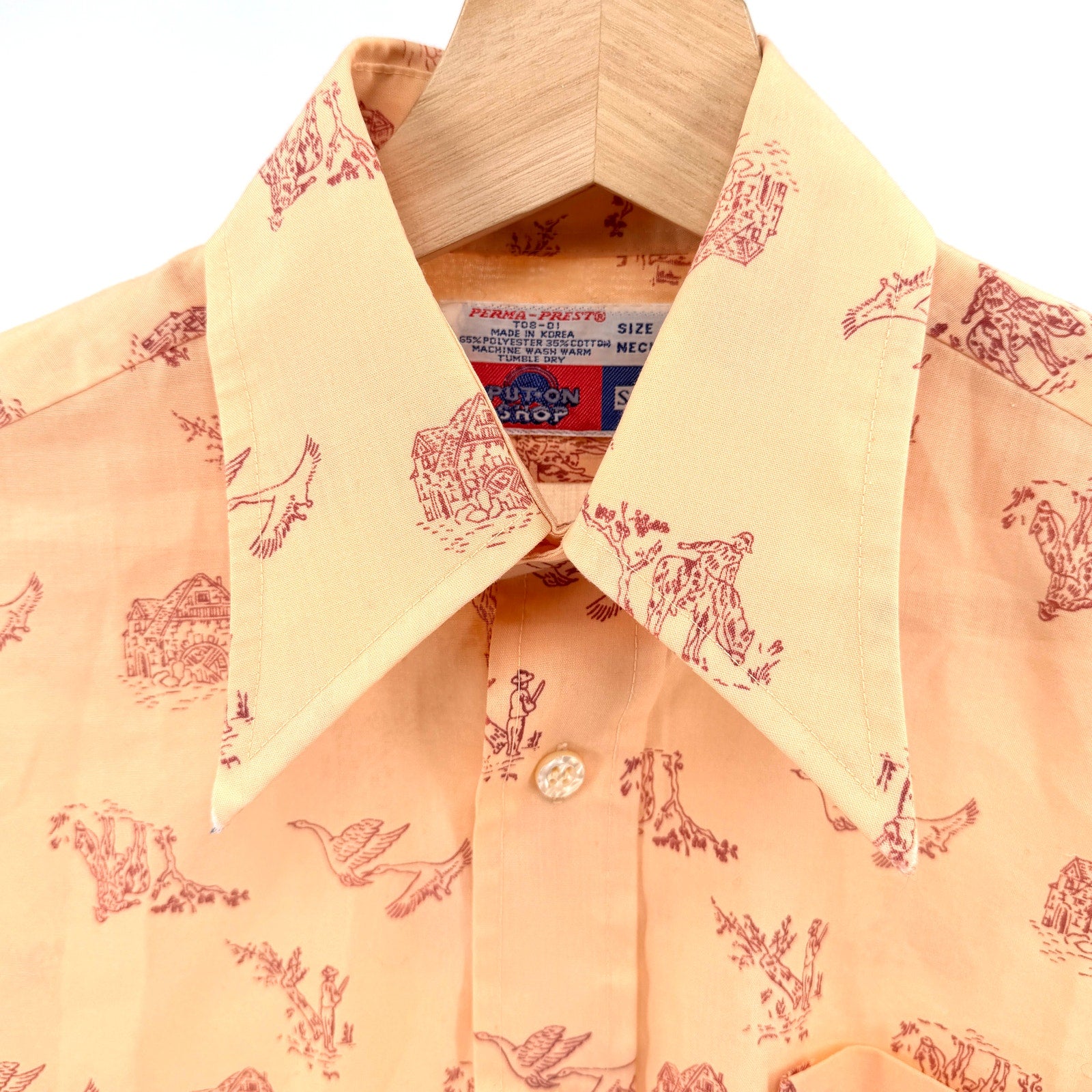 Vintage 70s Sears Put-On Shop Peach Pastoral Toile Dagger Collar Shirt