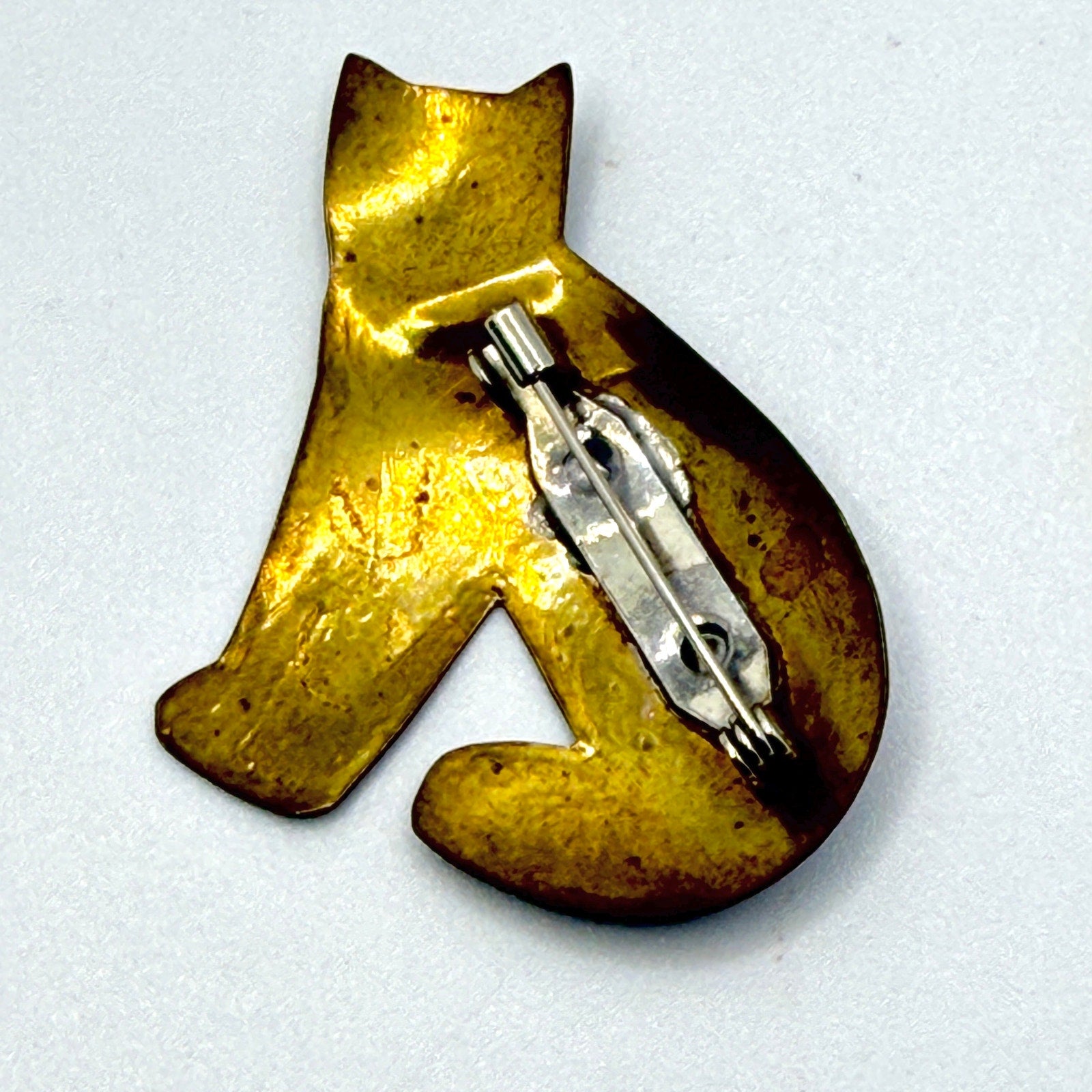 Vintage 80s Brass Etched Sitting Cat Silhouette Figural Brooch Pin