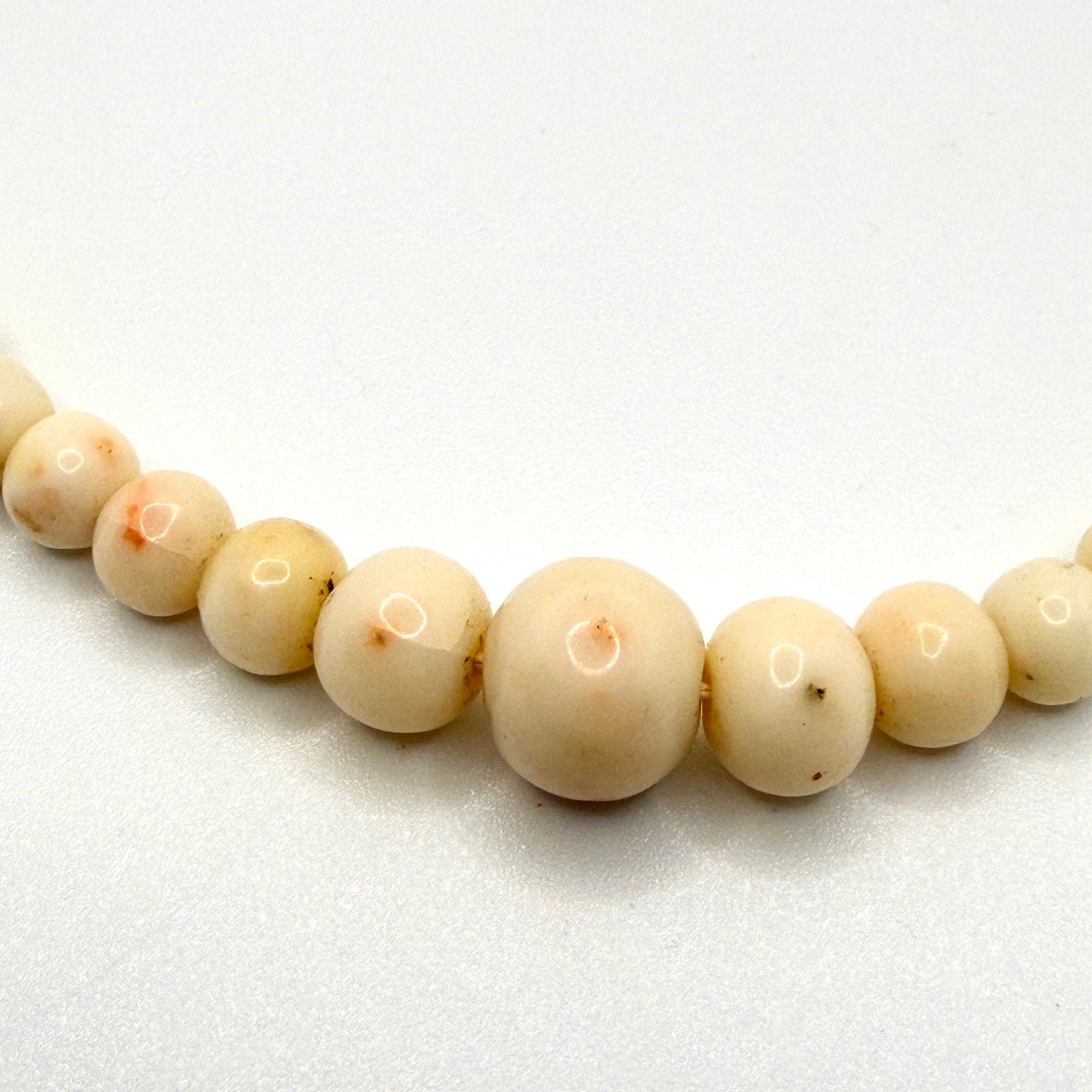 Vintage 70s Peach Natural Angel Skin Coral Graduated Beaded Strand Necklace