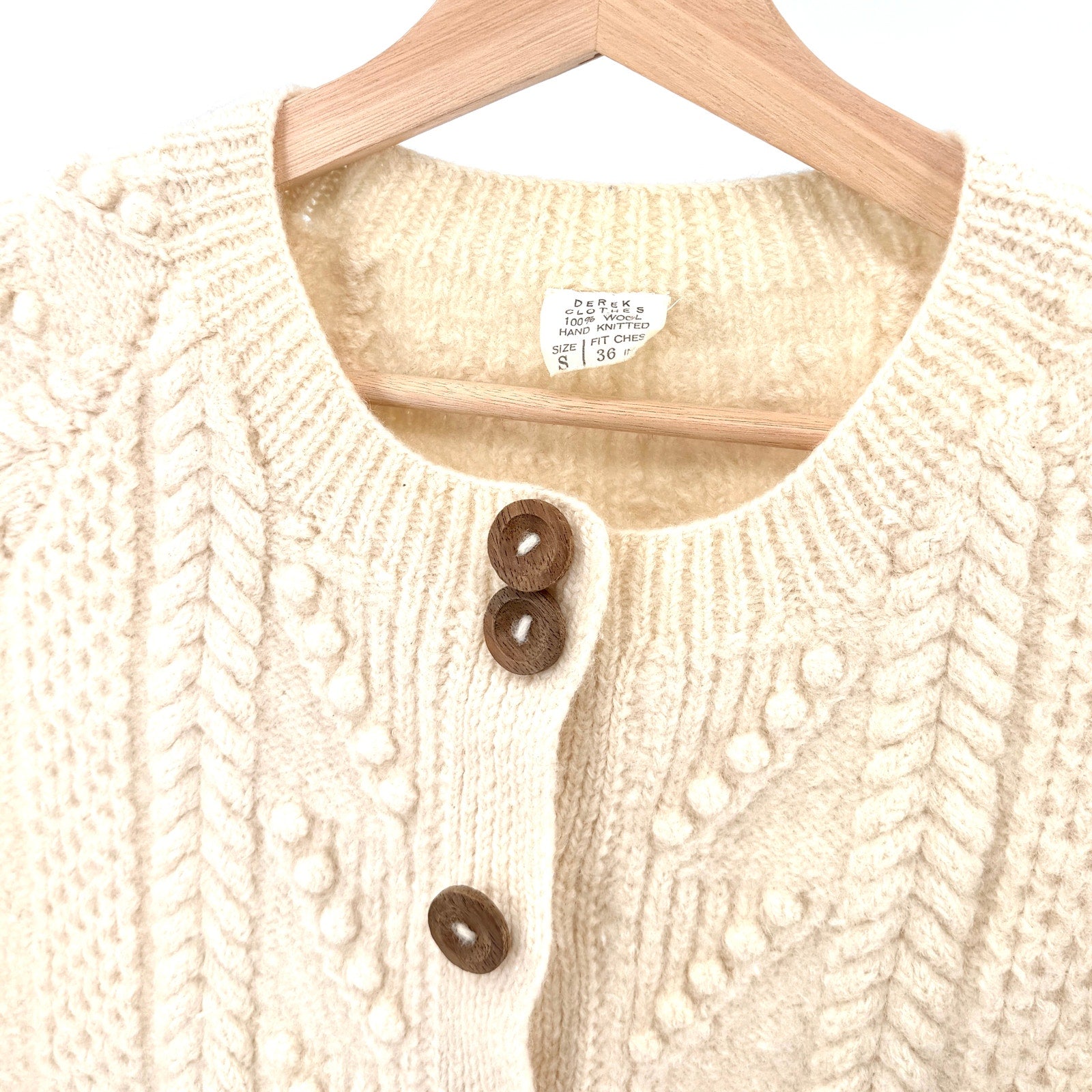 Vintage 70s Derek Clothes Cream 100% Wool Hand Knit Wood Button Cardigan