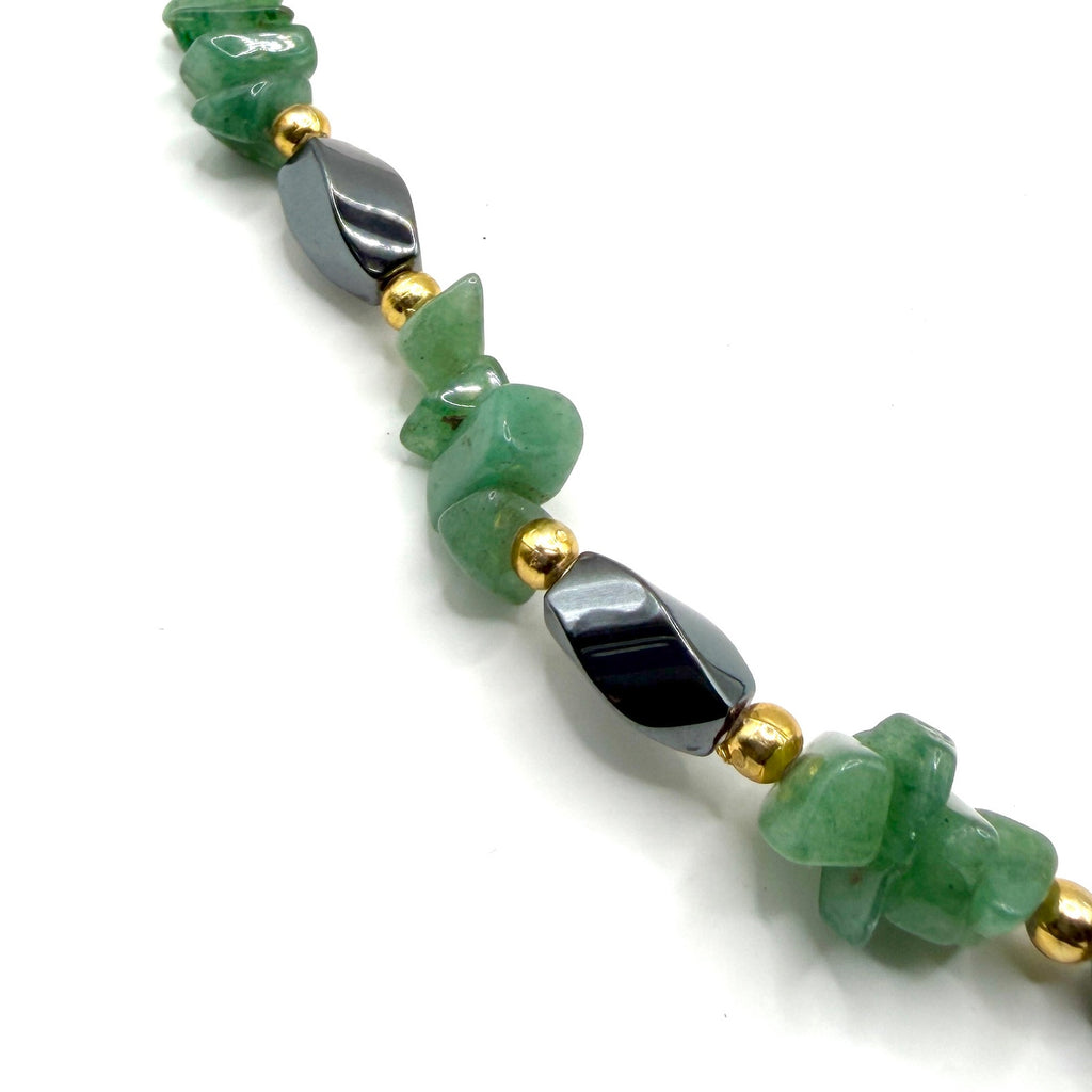 Vintage 90s Green Aventurine Hematite Gold Tone Stone Chip Strand Necklace
