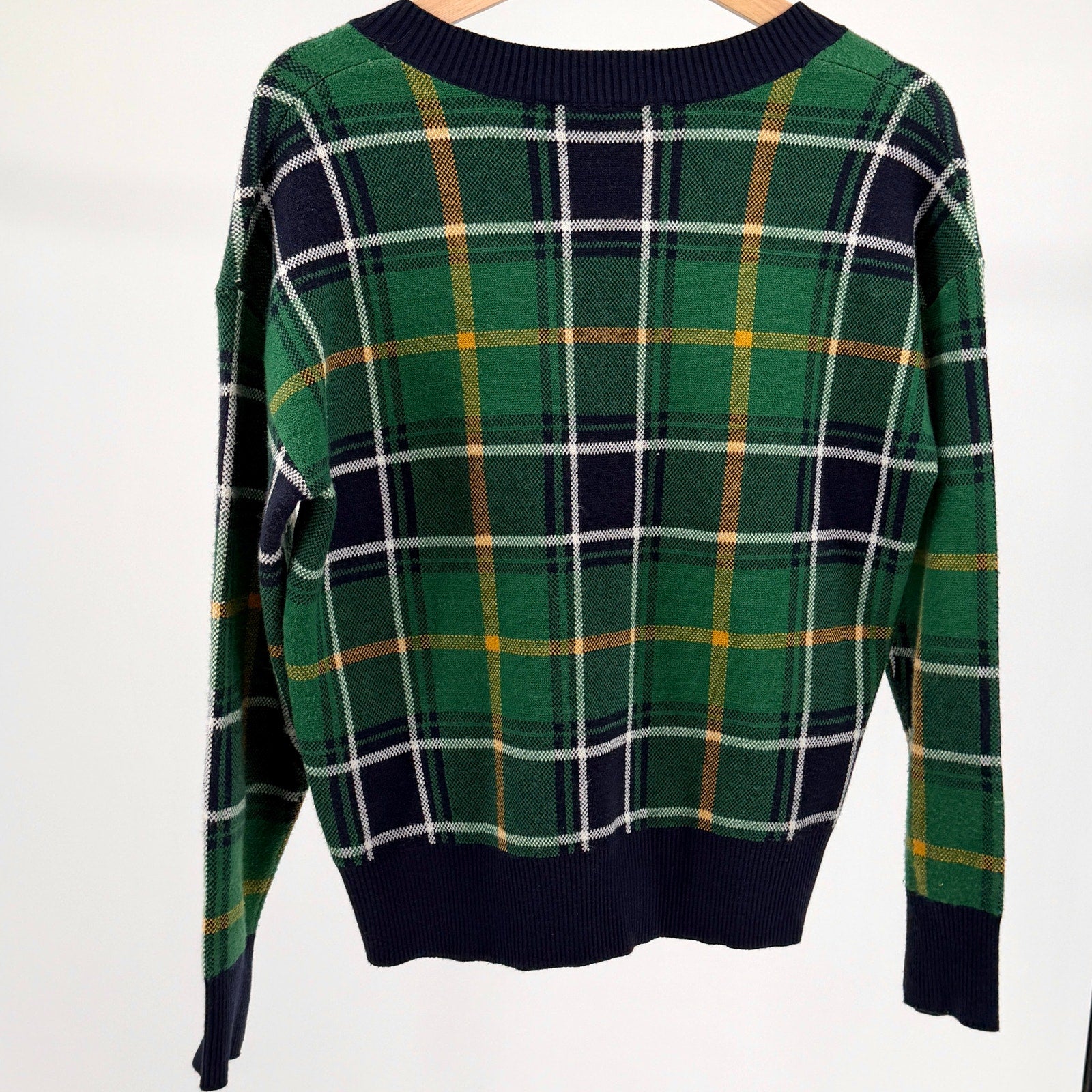 Tahari Green Plaid V-Neck Preppy Graphic Knit Sweater
