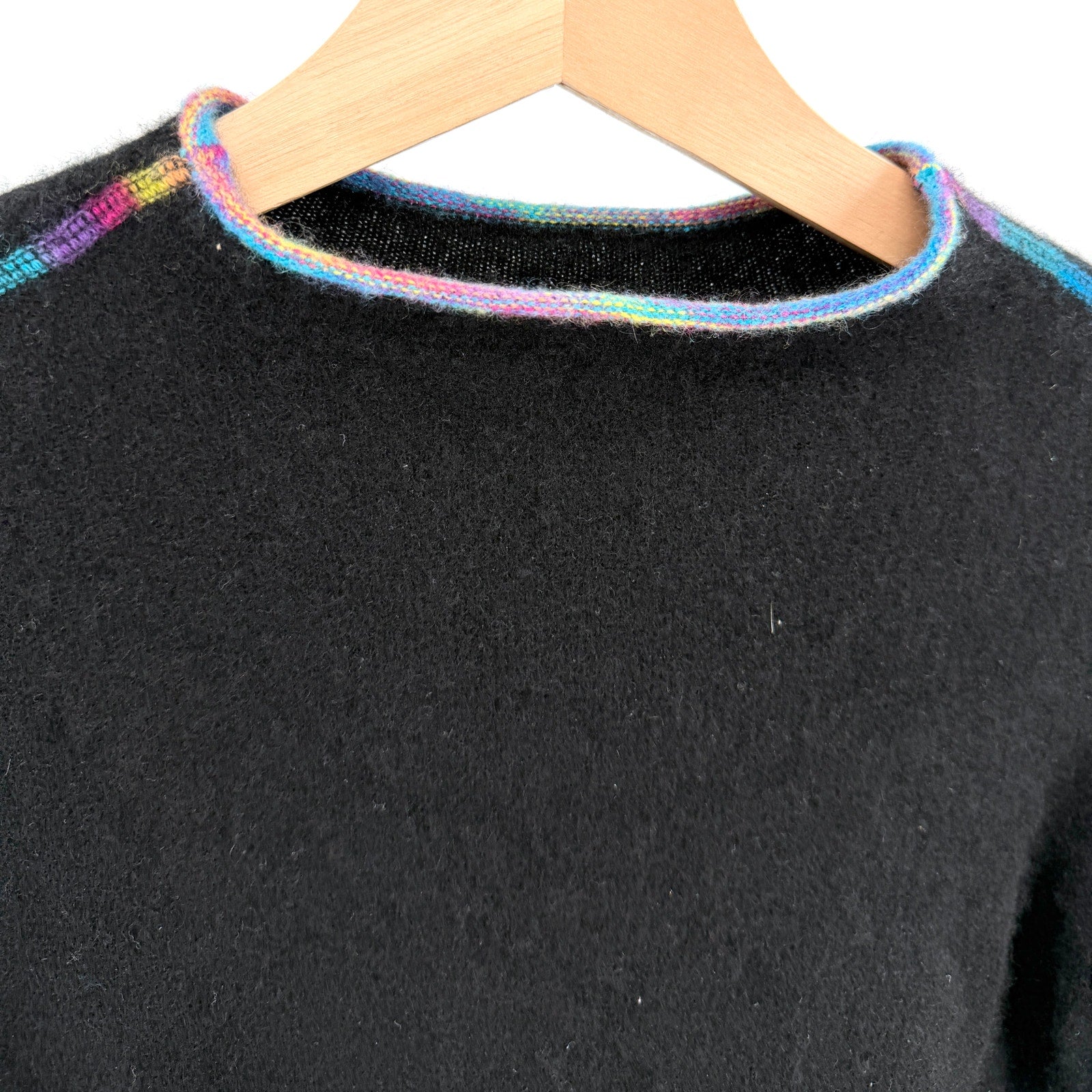 COMOBOCA Black 100% Cashmere Rainbow Trim Crewneck Sweater