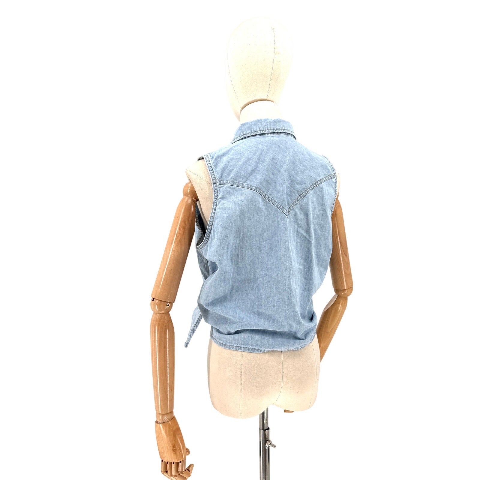 Wrangler Light Blue 100% Cotton Pearl Snap Sleeveless Tie Front Top