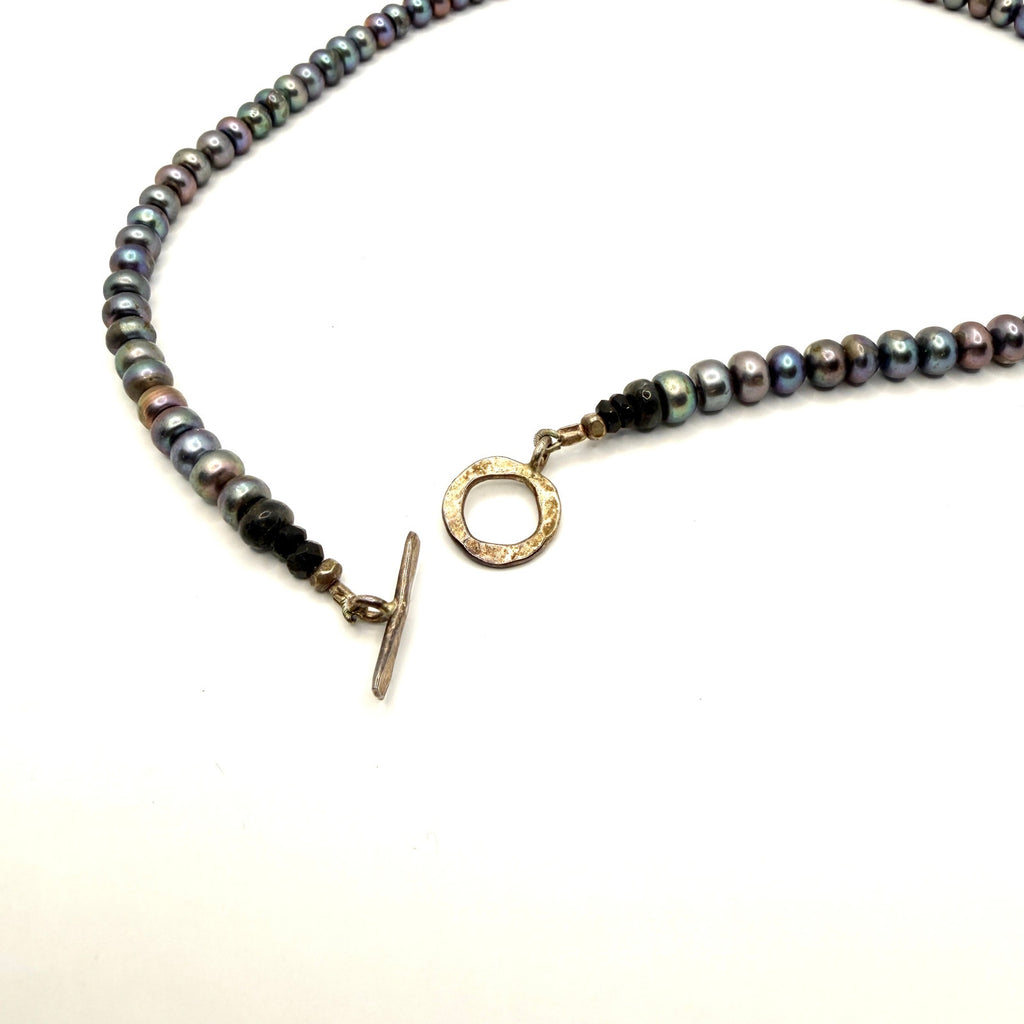 Vintage 90s Peacock Black Freshwater Pearl Hand Knotted Toggle Necklace