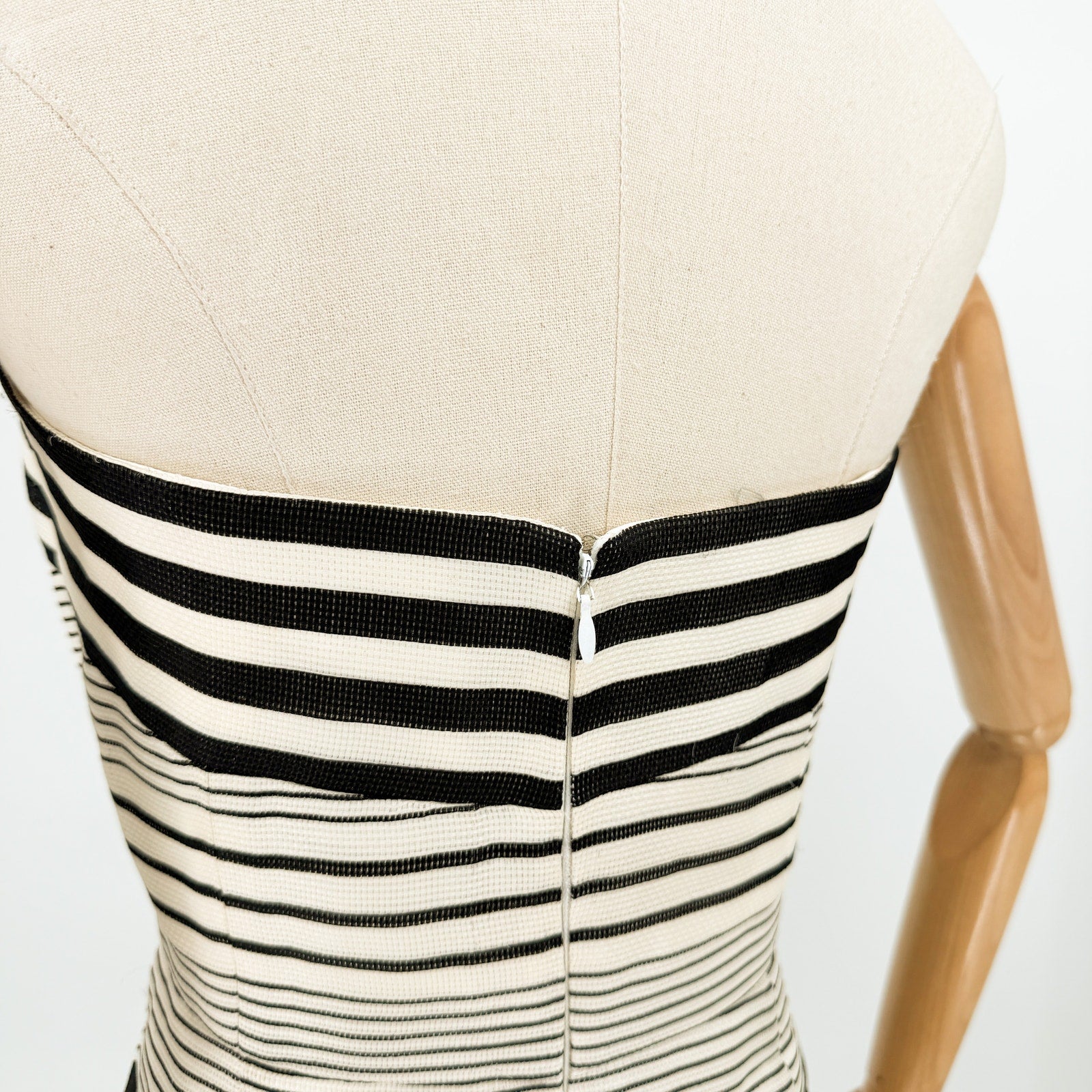 Vintage 90s Kay Unger Cream Black 100% Silk Striped Strapless Dress