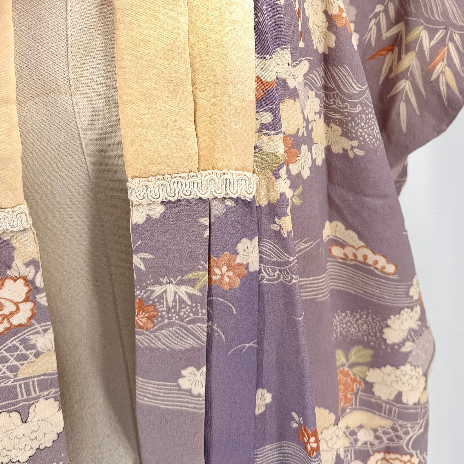 Vintage 50s Showa Era Purple 100% Silk Floral Nagajuban Loungewear Kimono Robe