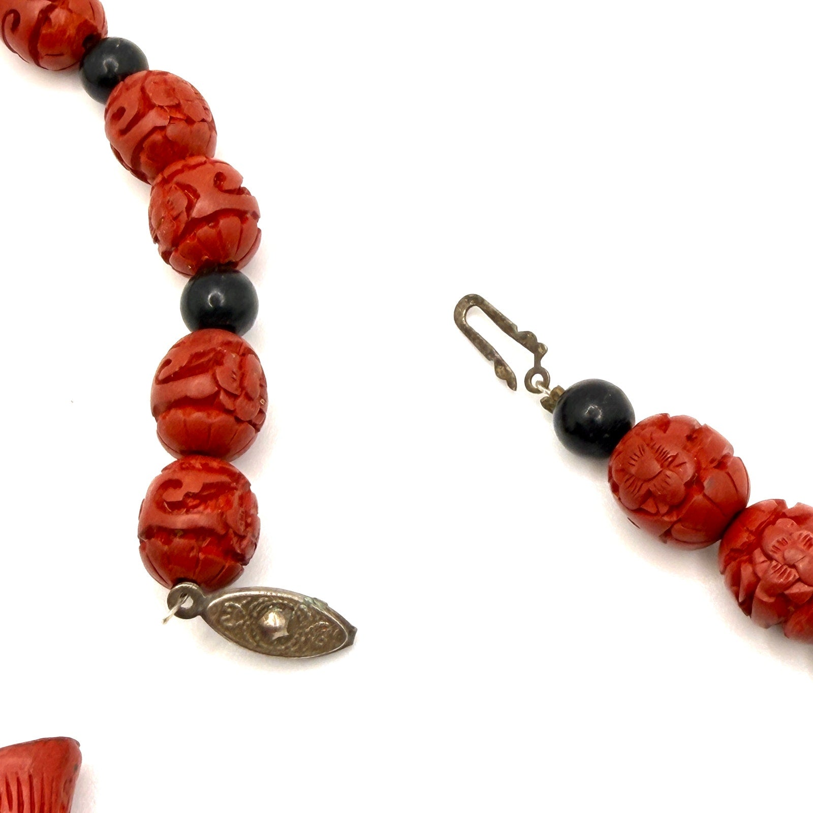 Vintage 90s Red Cinnabar Carved Camel Cloisonne Beaded Statement Necklace