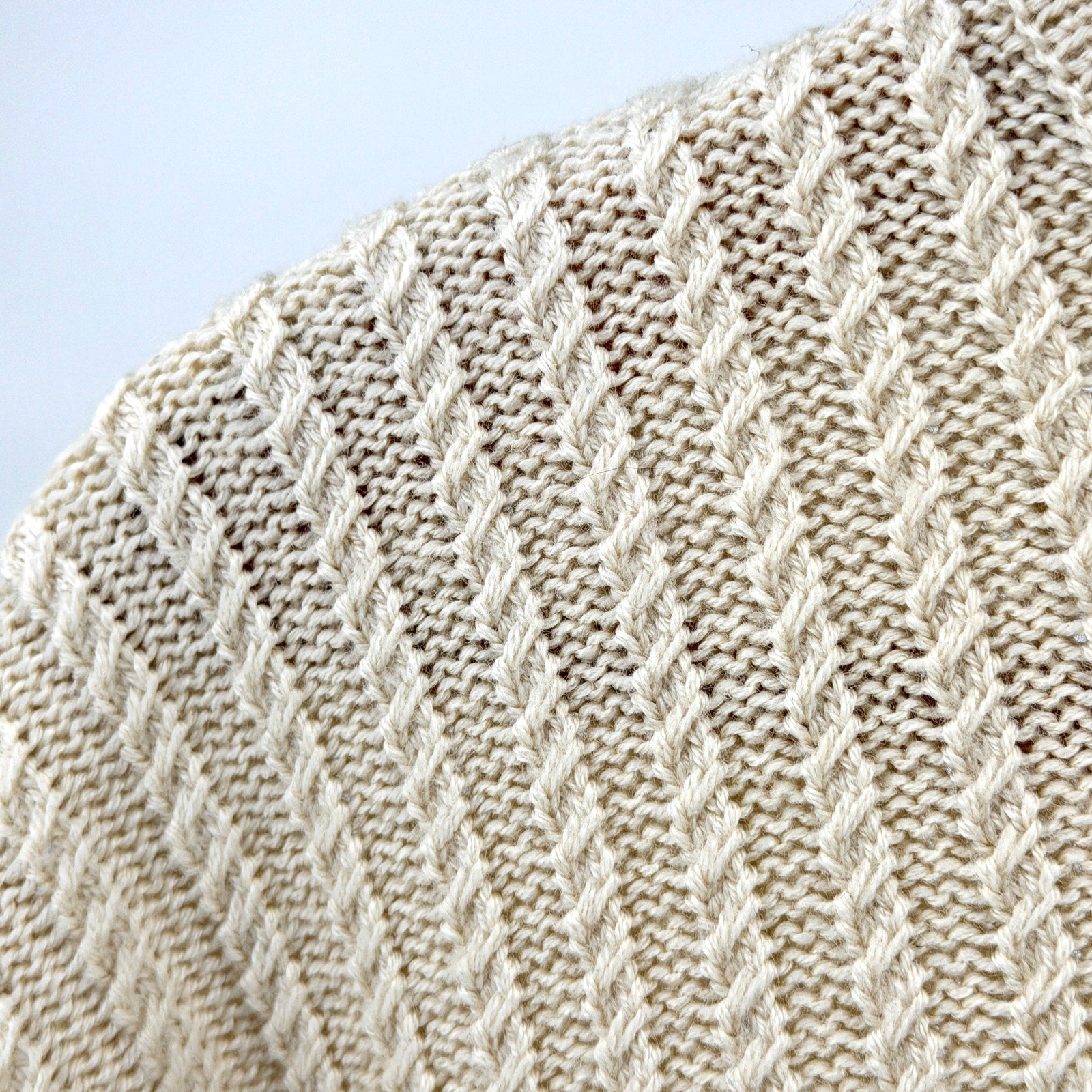 Vintage 90s Perry Ellis Cream Merino Wool Blend Micro Cable Knit Turtleneck