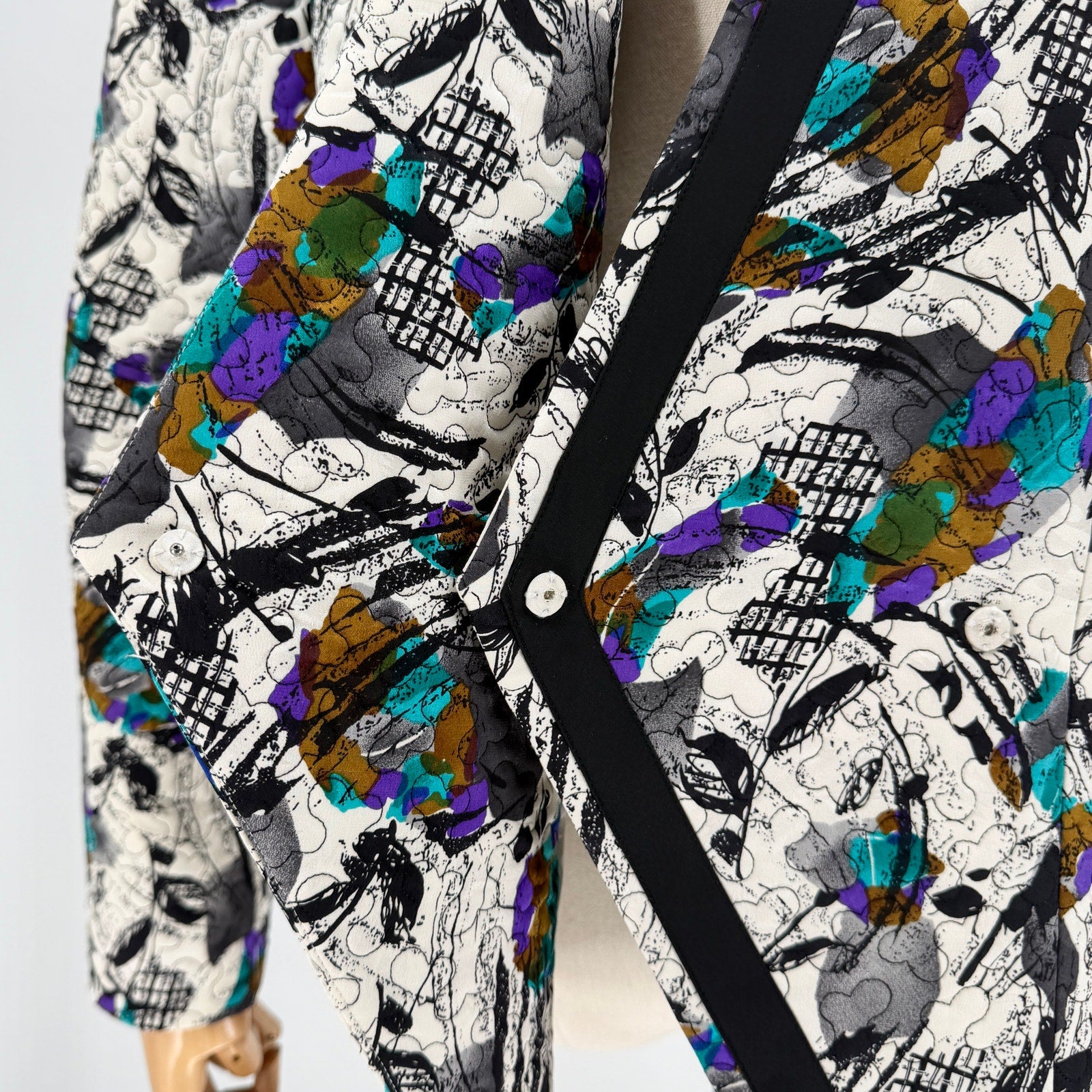 Vintage 80s Liz Elana White Black Abstract 100% Silk Quilted Peplum Jacket