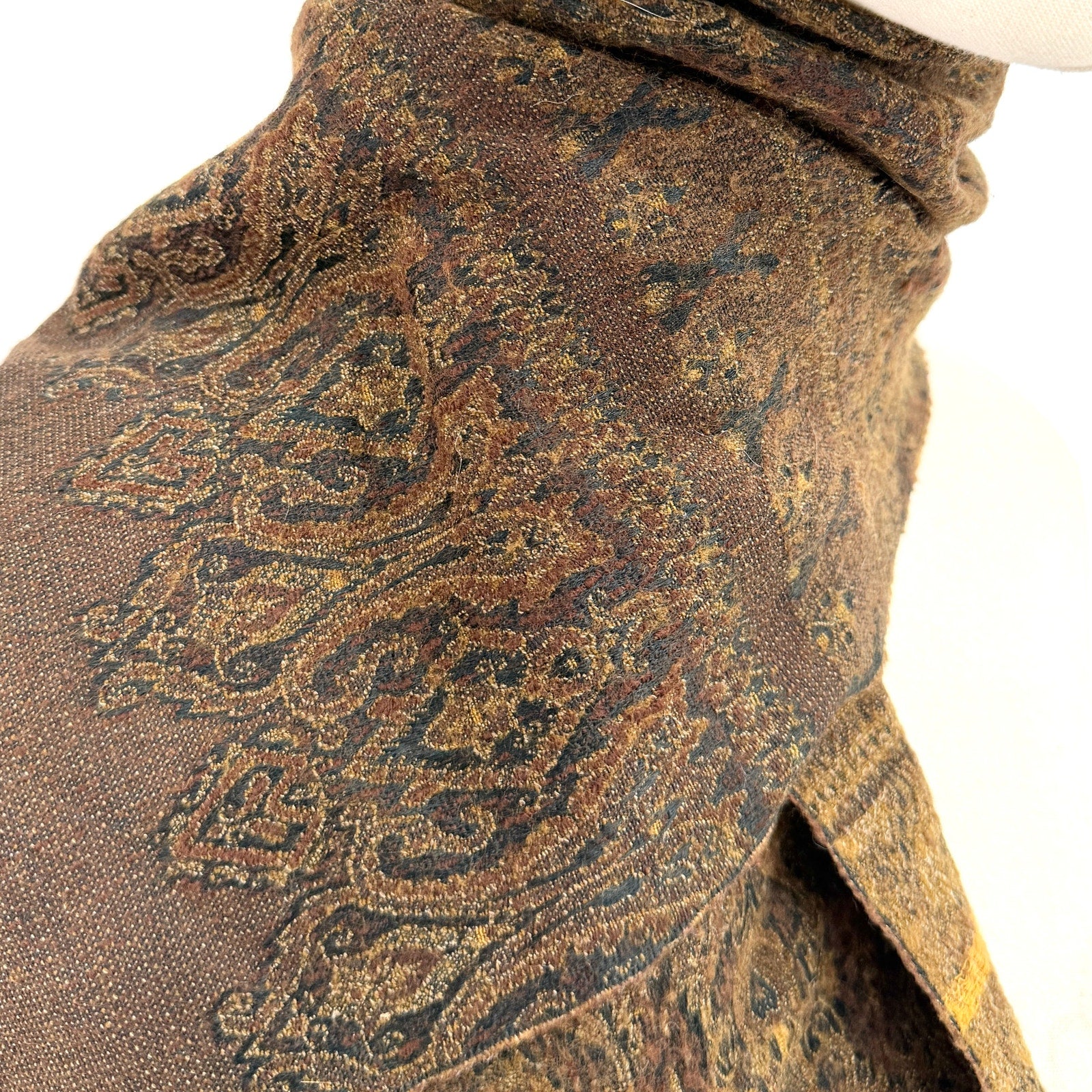 Vintage Y2K Olive Green Paisley 100% Wool Woven Fringe Oblong Scarf