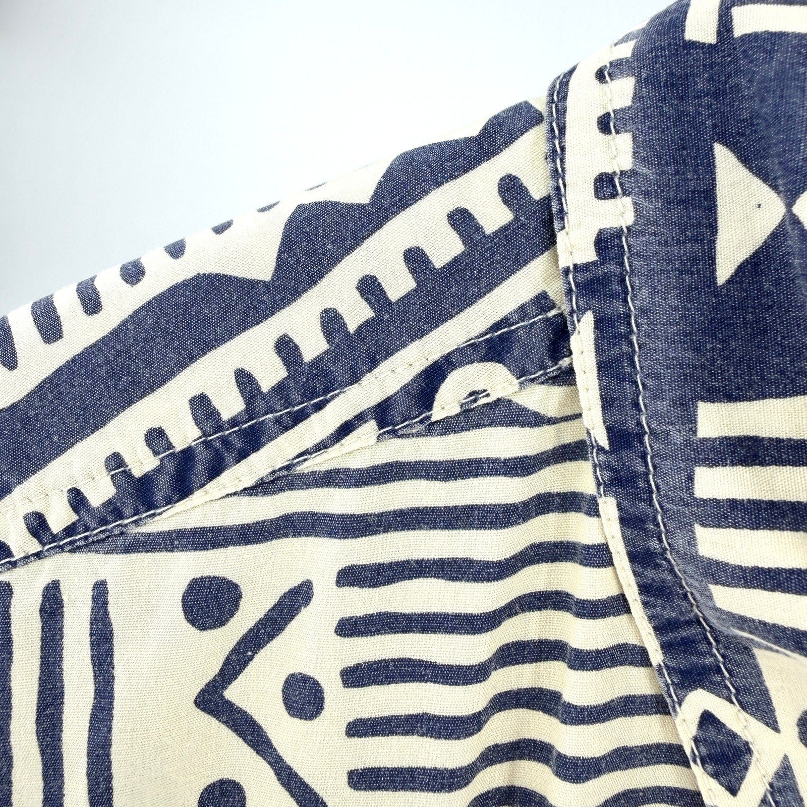 Vintage 90s Orvis Cream Indigo Blue 100% Cotton Tribal Hawaiian Shirt