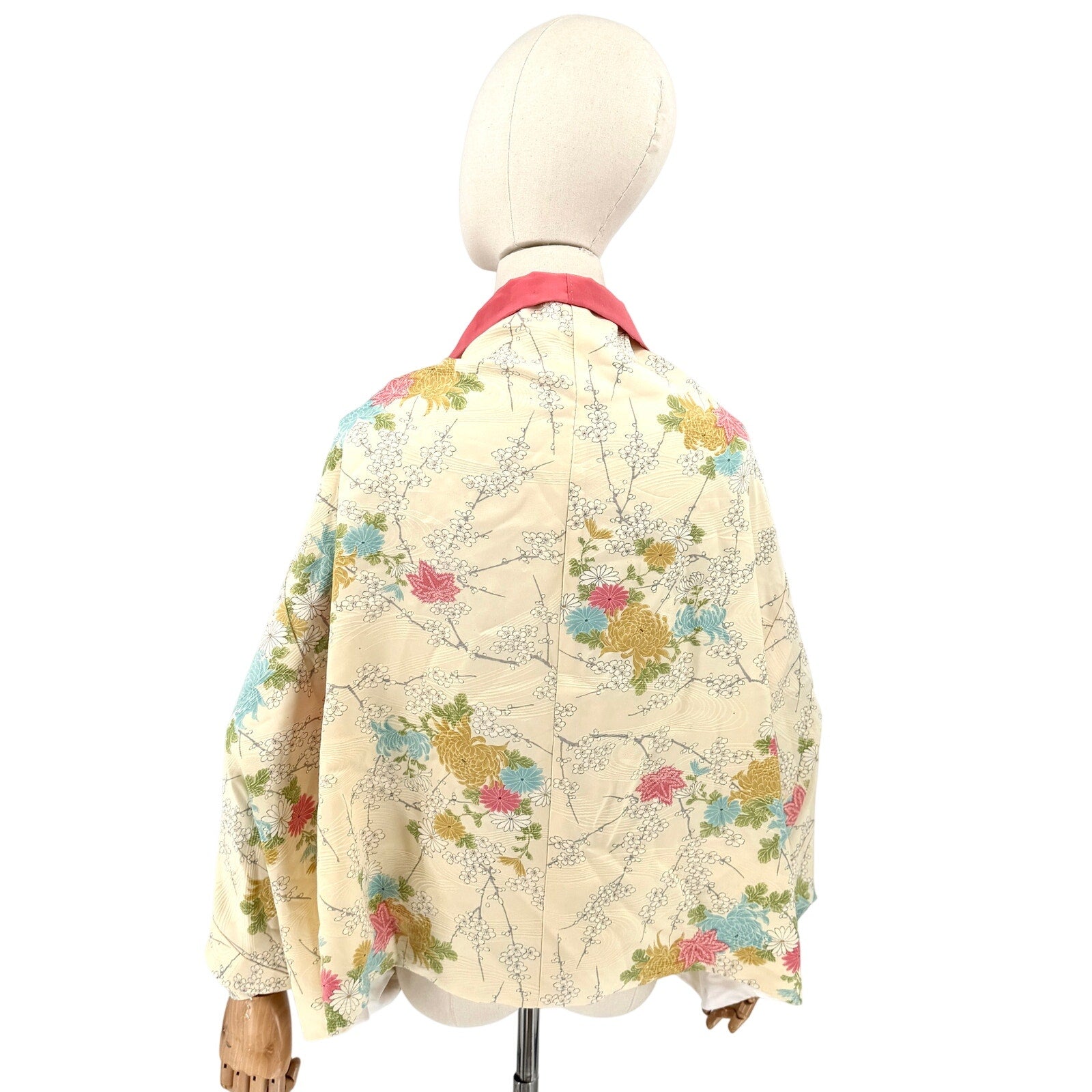 Vintage Y2K Ivory Michiyuki Rinzu 100% Silk Japanese Floral Haori Wrap Jacket