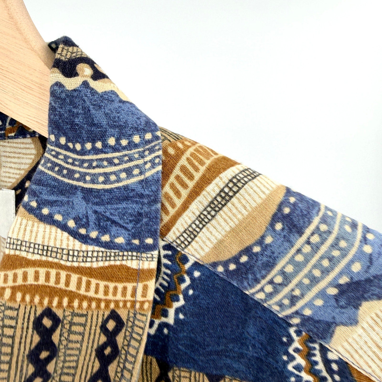 Vintage 90s Mondo di Marco Blue Tribal Italian Print Shirt