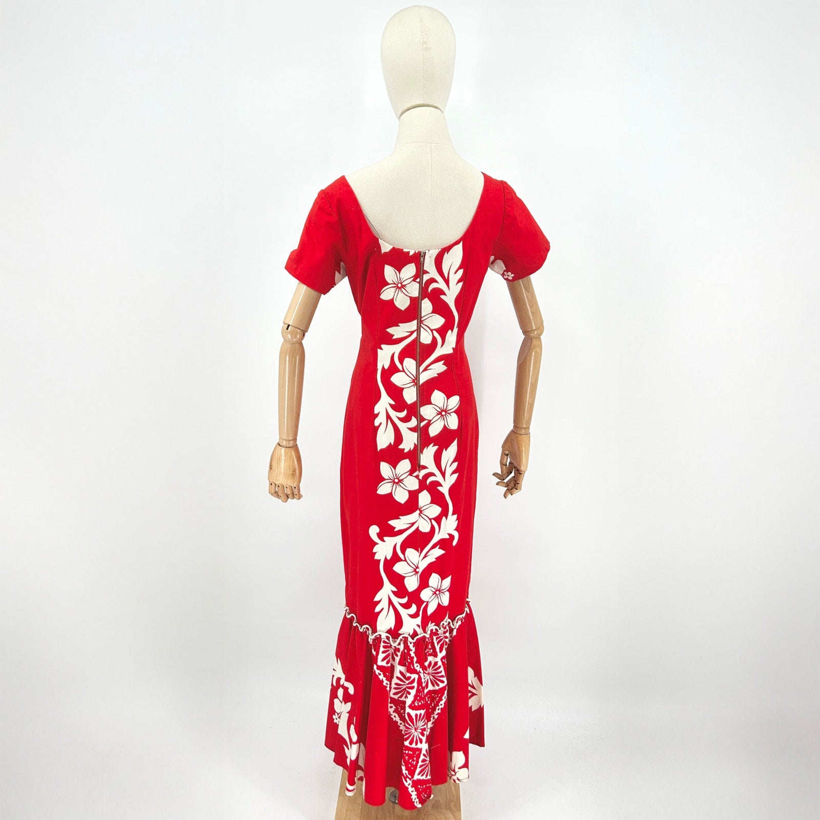 Vintage 60s Red White Hawaiian Aloha Cotton Floral Mermaid Dress