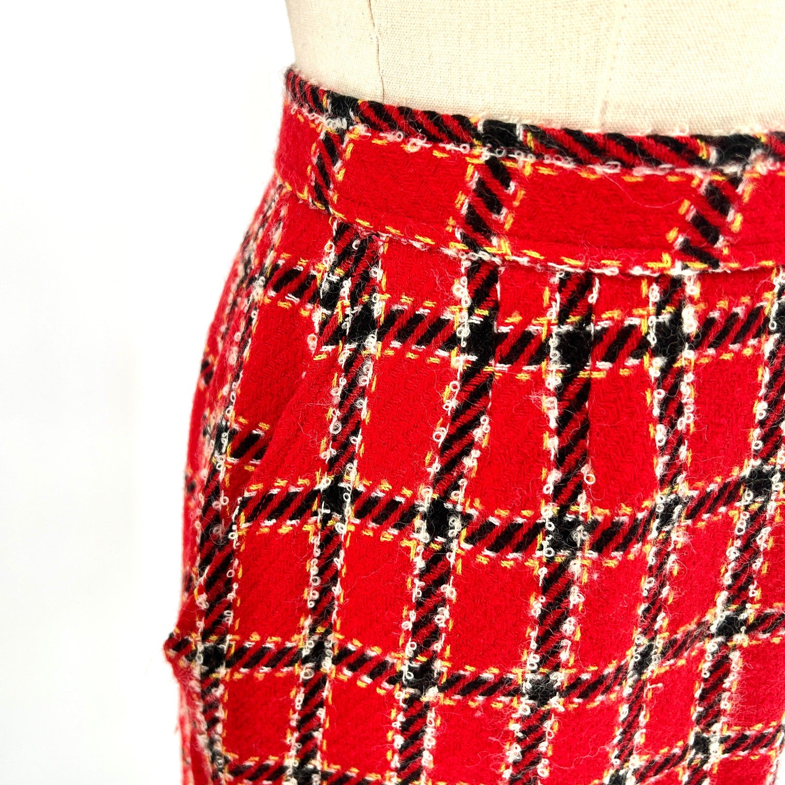 Vintage 80s Evan-Picone Red Black Plaid 100% Wool Academia Pencil Skirt