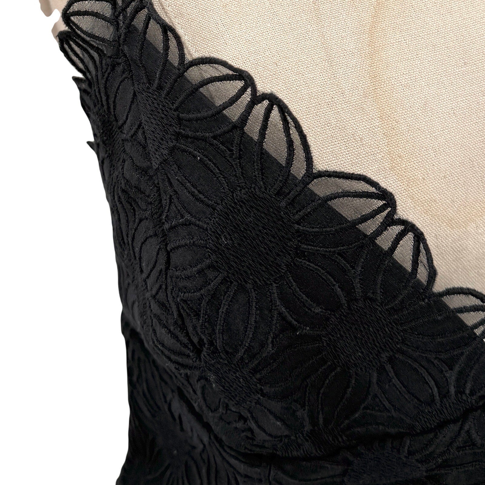 Vintage Y2K Milly for Bergdorf Goodman Floral Lace Scalloped Mini Dress