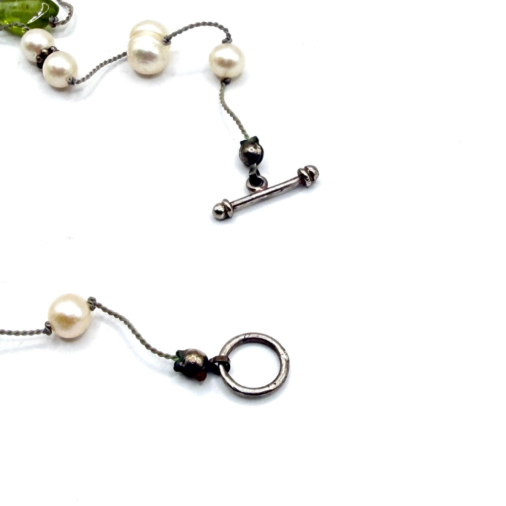 Vintage 90s Sterling Silver Peridot Freshwater Pearl Floating Strand Necklace