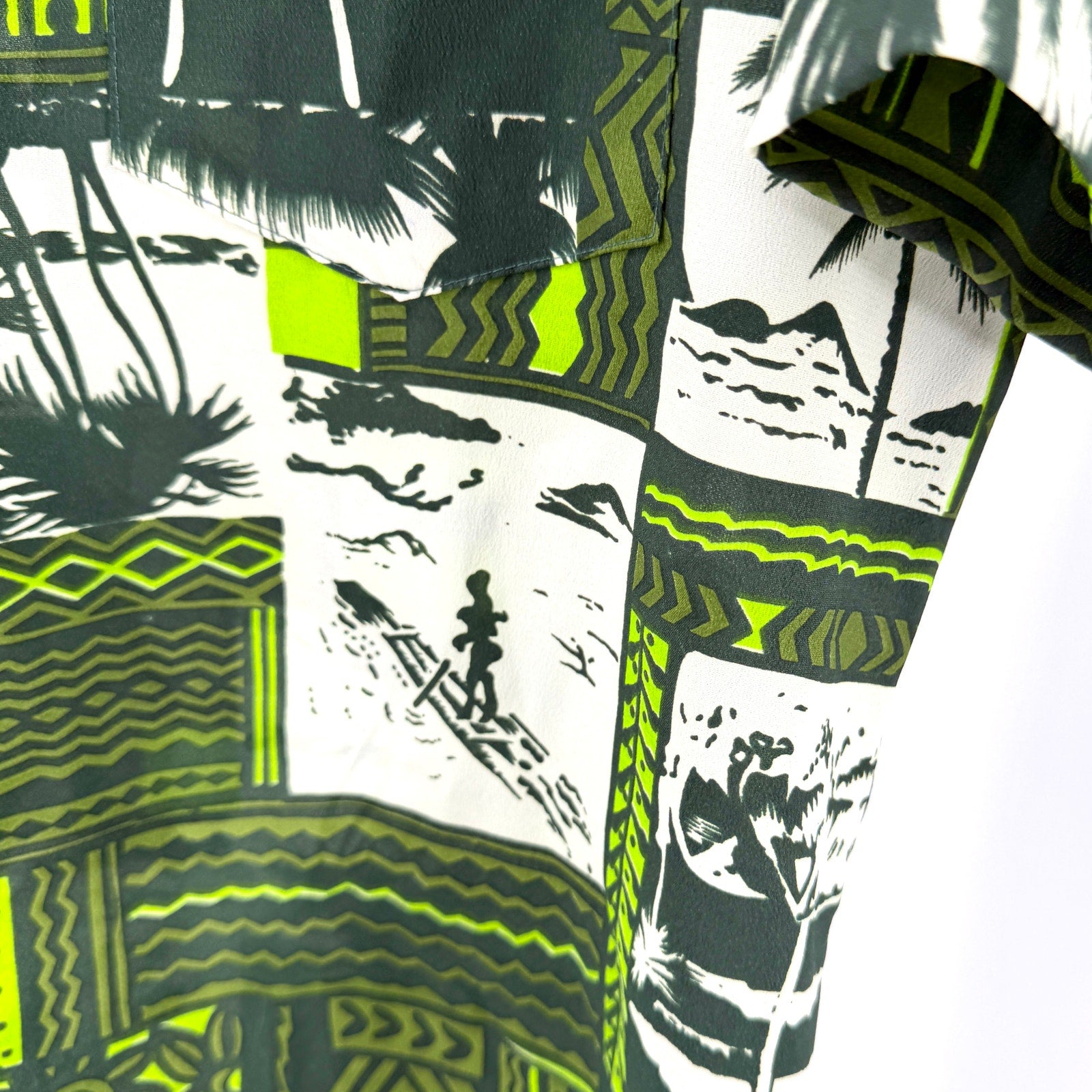 Vintage 70s Palm Tree of Branford Green Hawaiian Tiki Dagger Collar Shirt