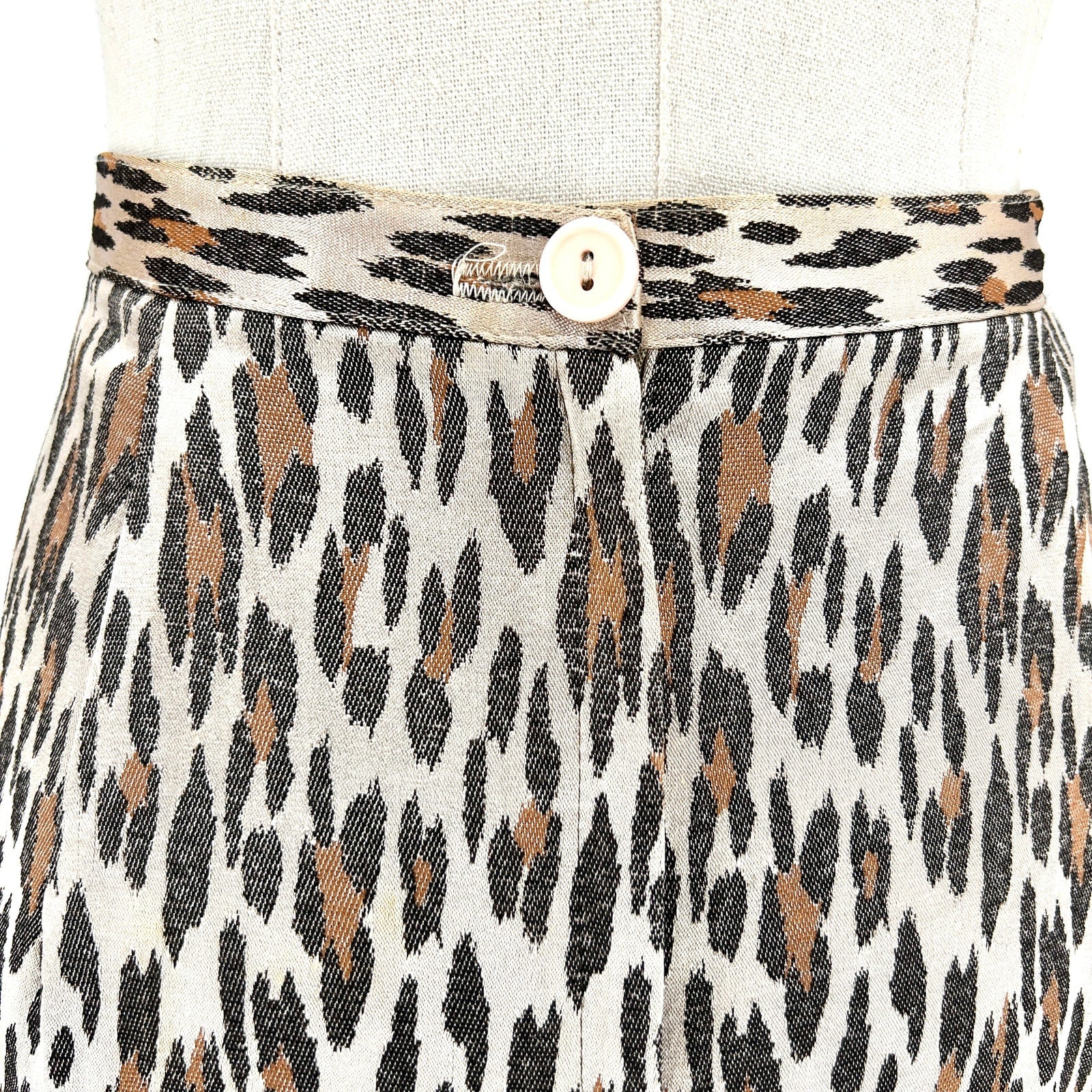 Vintage 90s Alberto Makali Sport Leopard Satin Brocade Pencil Skirt