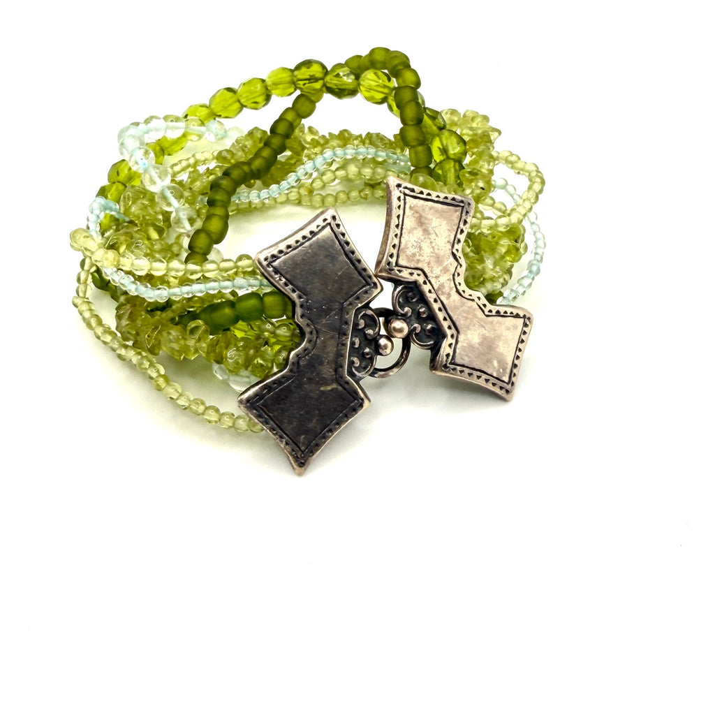 Vintage 90s Green Peridot Multi Strand Beaded Sterling Silver Clasp Bracelet