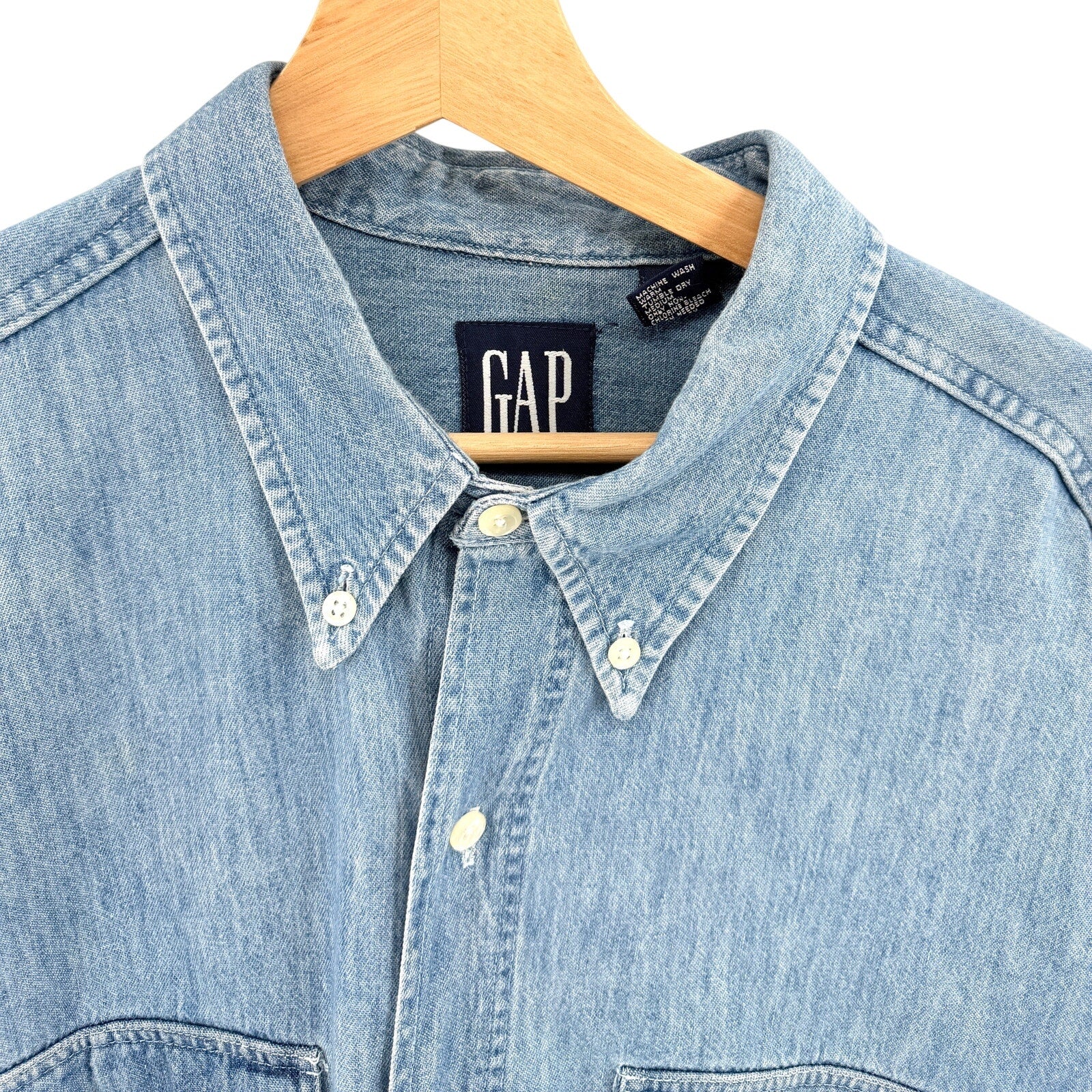 MINT Vintage 90s GAP Blue 100% Cotton Double Pocket Button Down Denim Shirt