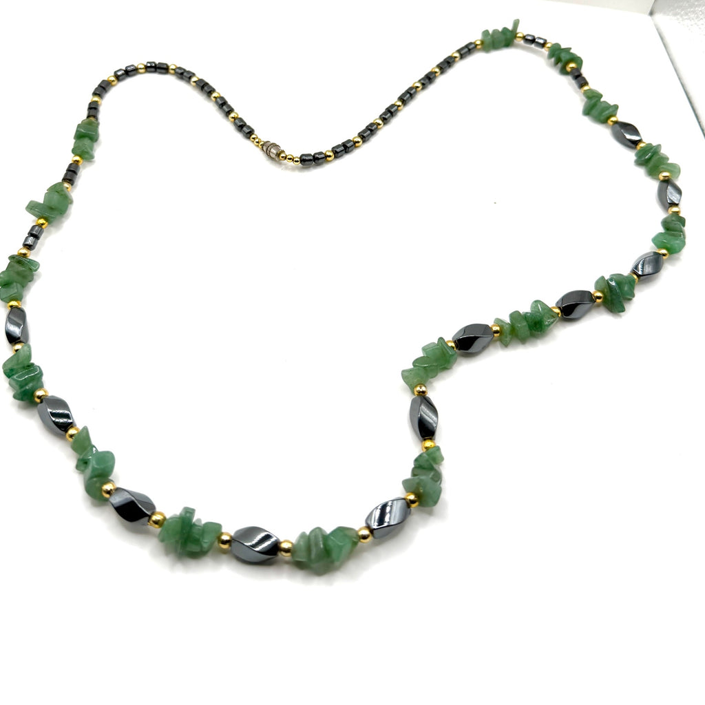 Vintage 90s Green Aventurine Hematite Gold Tone Stone Chip Strand Necklace