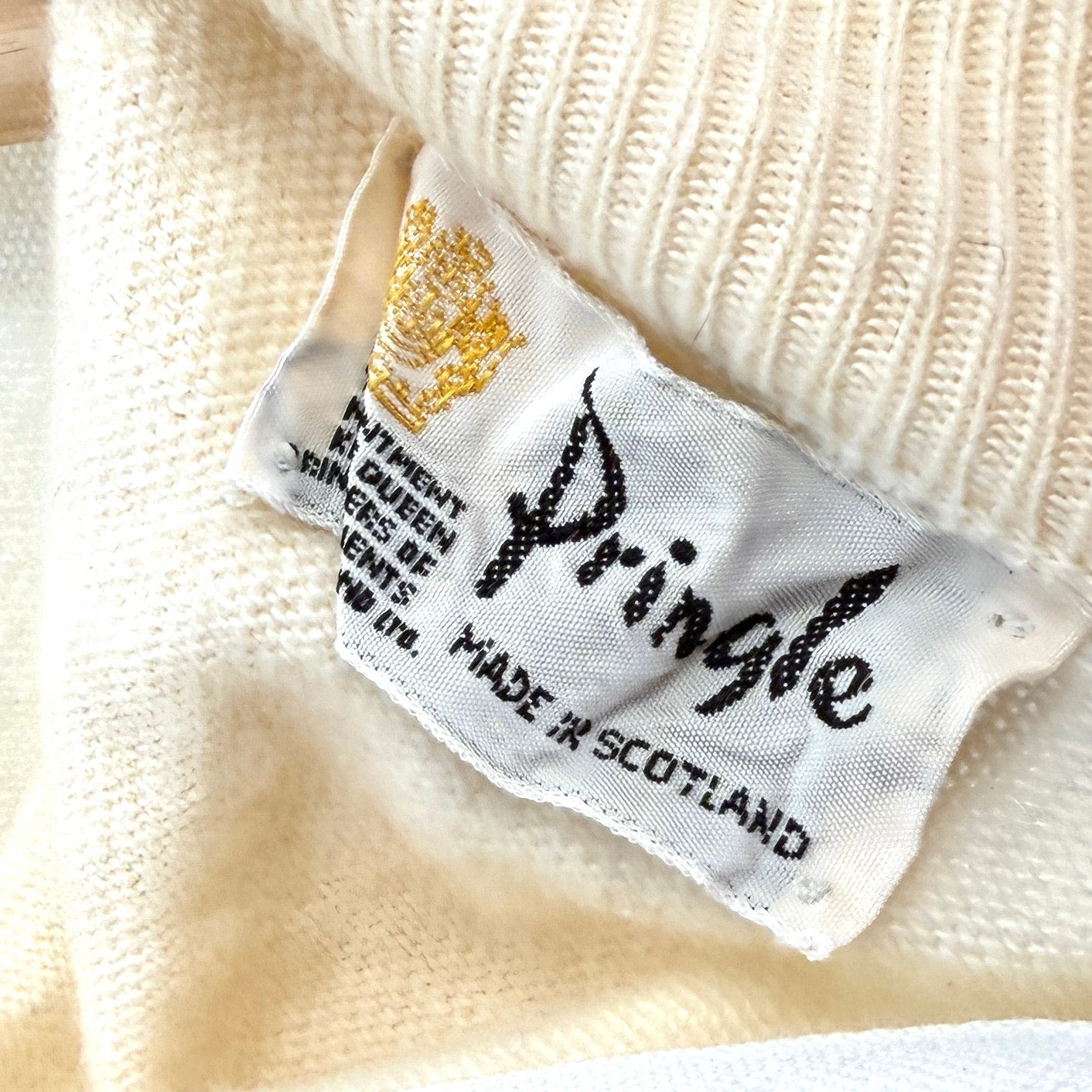 Vintage 70s Pringle of Scotland Cream 100% Cashmere Mock Neck Zip Back Sweater