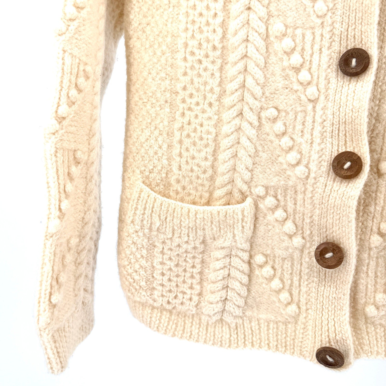 Vintage 70s Derek Clothes Cream 100% Wool Hand Knit Wood Button Cardigan