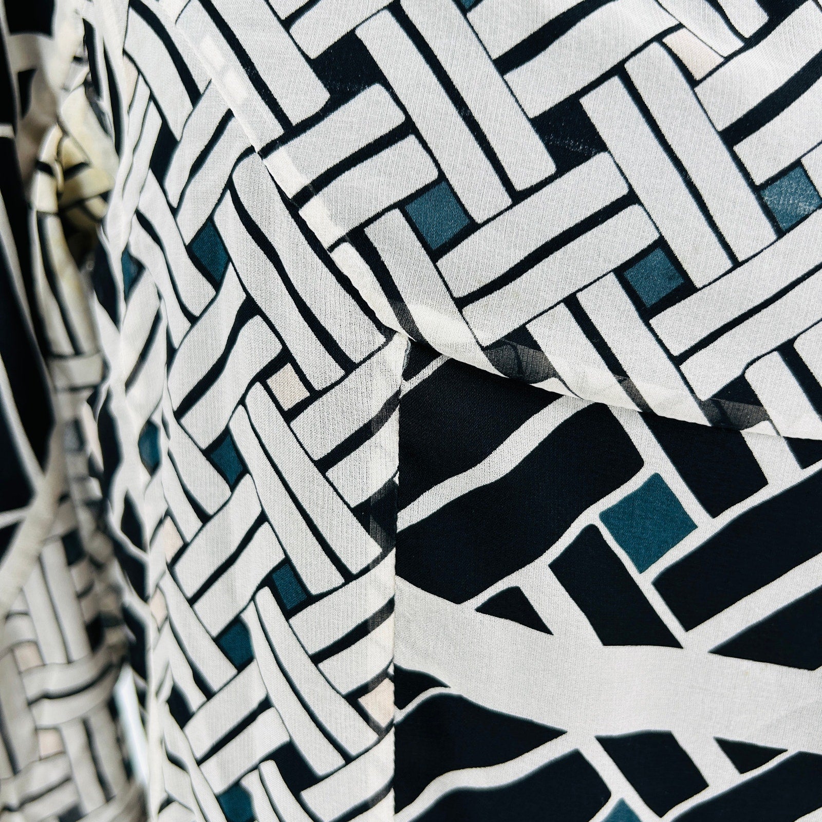 Diane von Furstenberg Black White Geometric Print 100% Silk Mini Dress