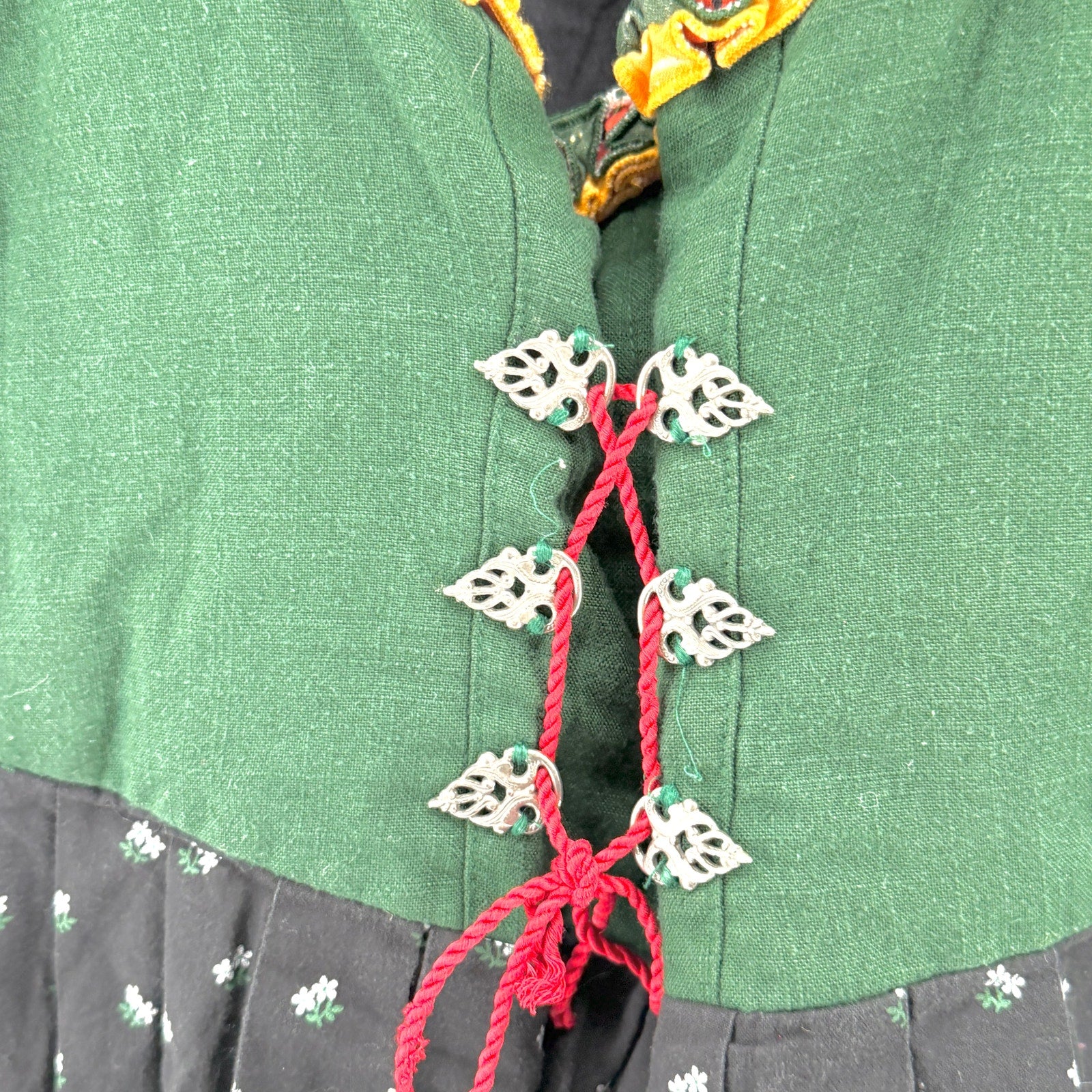 Vintage 80s Hiebaum Green Black Cotton Folk Cottagecore Ruffle Dirndl Dress